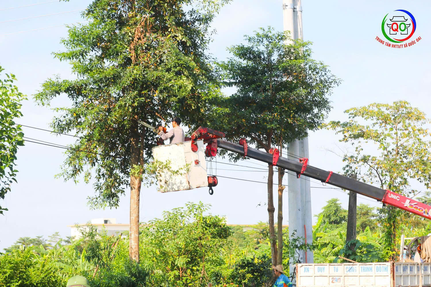 Xã Quốc Oai: Đồng loạt ra quân tổng vệ sinh môi trường - ảnh 21