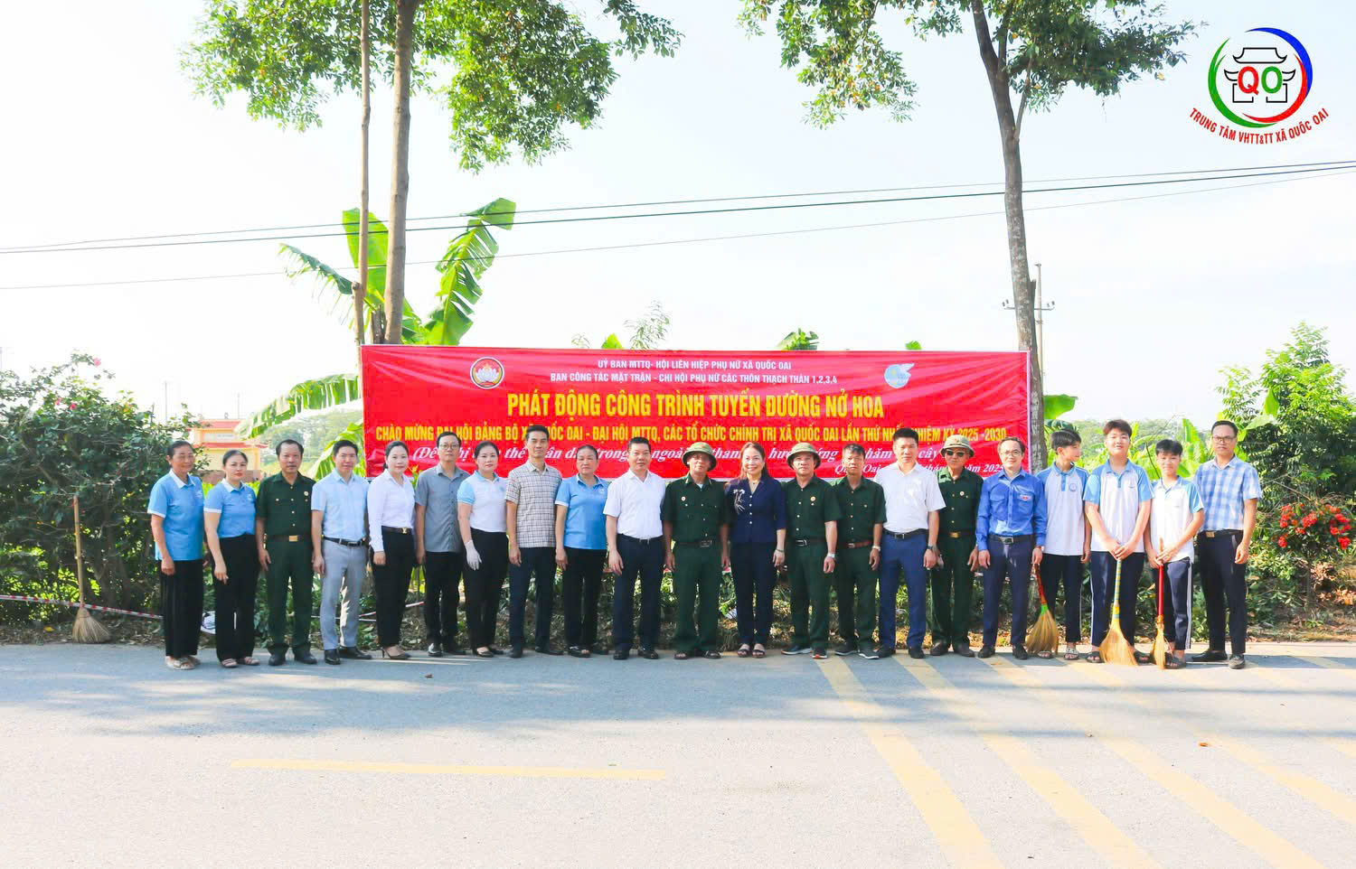 Xã Quốc Oai: Đồng loạt ra quân tổng vệ sinh môi trường - ảnh 5