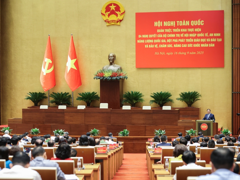 Thủ tướng: Khai thông điểm nghẽn, tạo đột phá phát triển, hiện đại hóa, chấn hưng nền giáo dục nước nhà - ảnh 2
