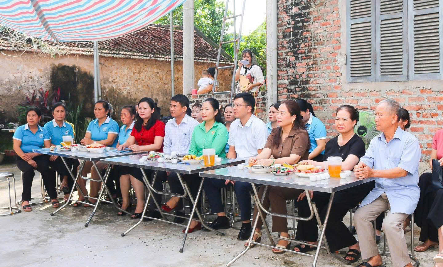 Hội LHPN xã Quốc Oai trao tặng "Mái ấm tình thương" cho hội viên phụ nữ khó khăn - ảnh 2