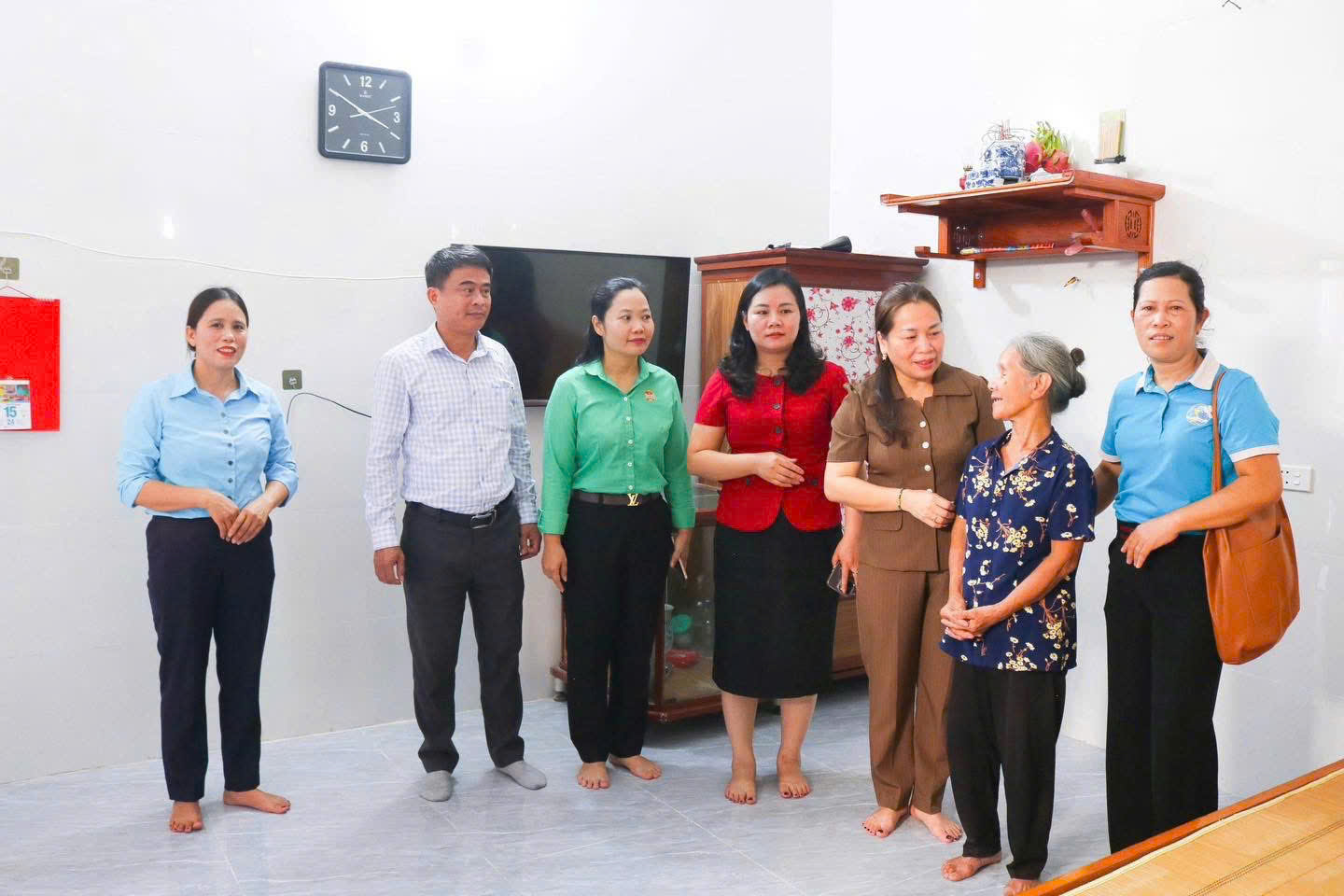 Hội LHPN xã Quốc Oai trao tặng "Mái ấm tình thương" cho hội viên phụ nữ khó khăn - ảnh 3