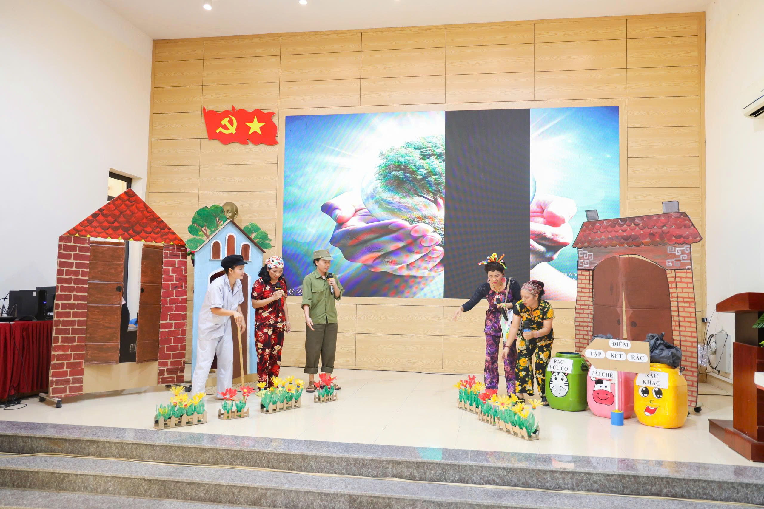 Hội LHPN Xã Hưng Đạo: Sôi nổi hội thi “Thu gom, phân loại và xử lý rác thải bảo vệ môi trường” - ảnh 6