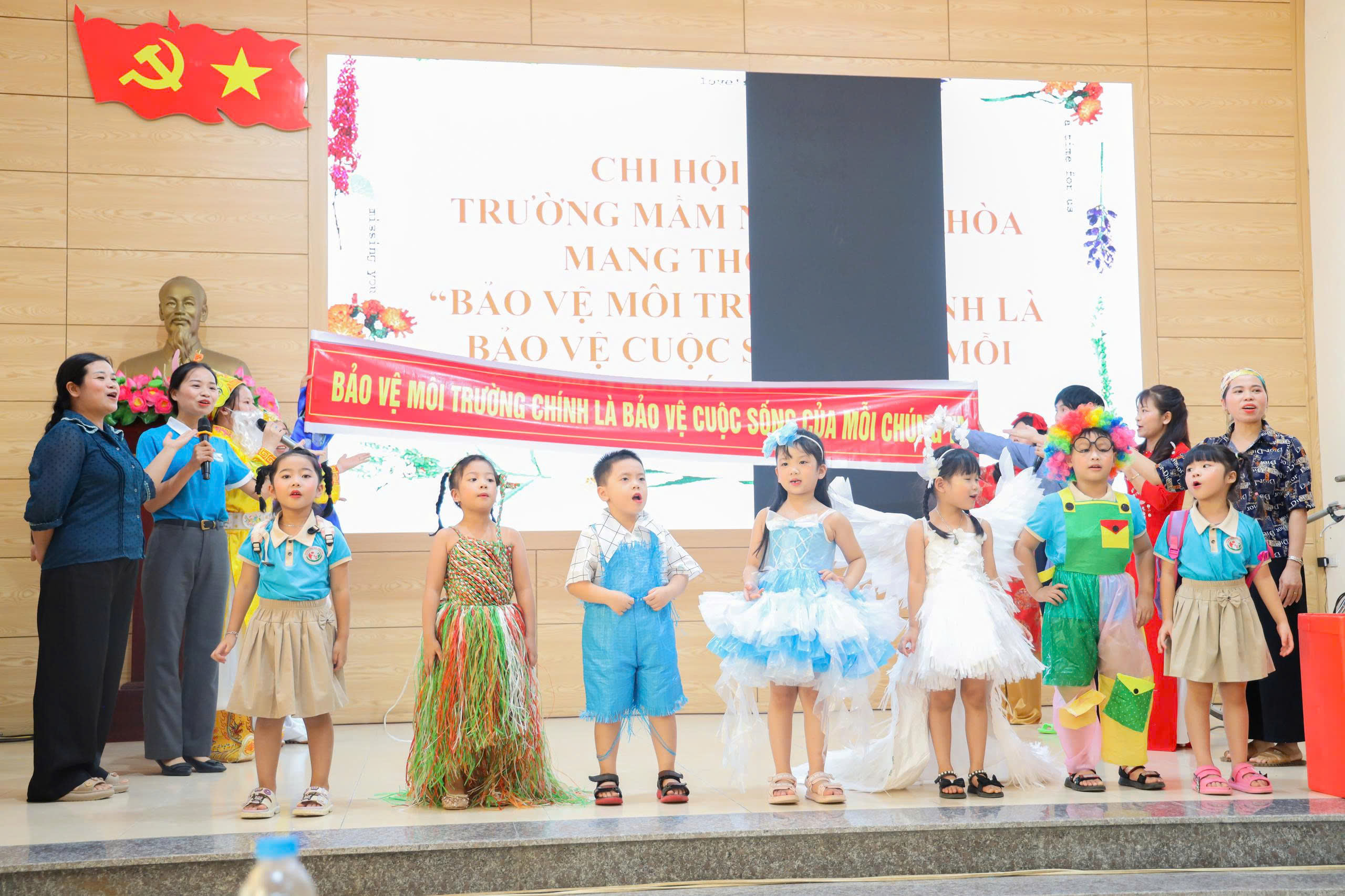 Hội LHPN Xã Hưng Đạo: Sôi nổi hội thi “Thu gom, phân loại và xử lý rác thải bảo vệ môi trường” - ảnh 20