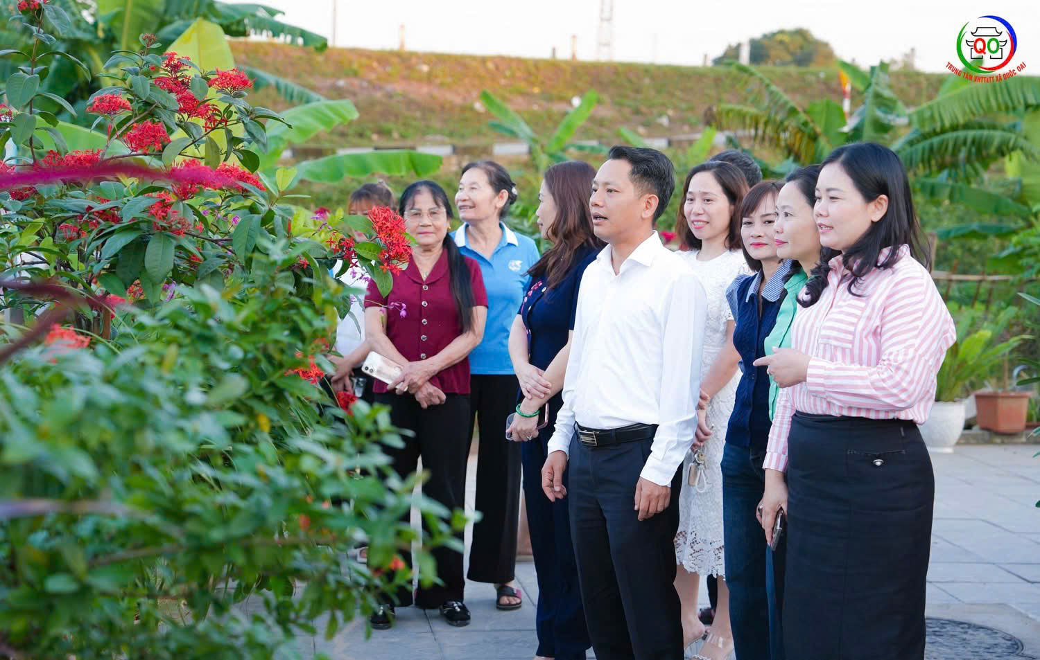 Hội Phụ nữ  xã Quốc Oai: Gắn biển công trình chào mừng Đại hội đại biểu Phụ nữ thành phố Hà Nội lần thứ XVII - ảnh 4