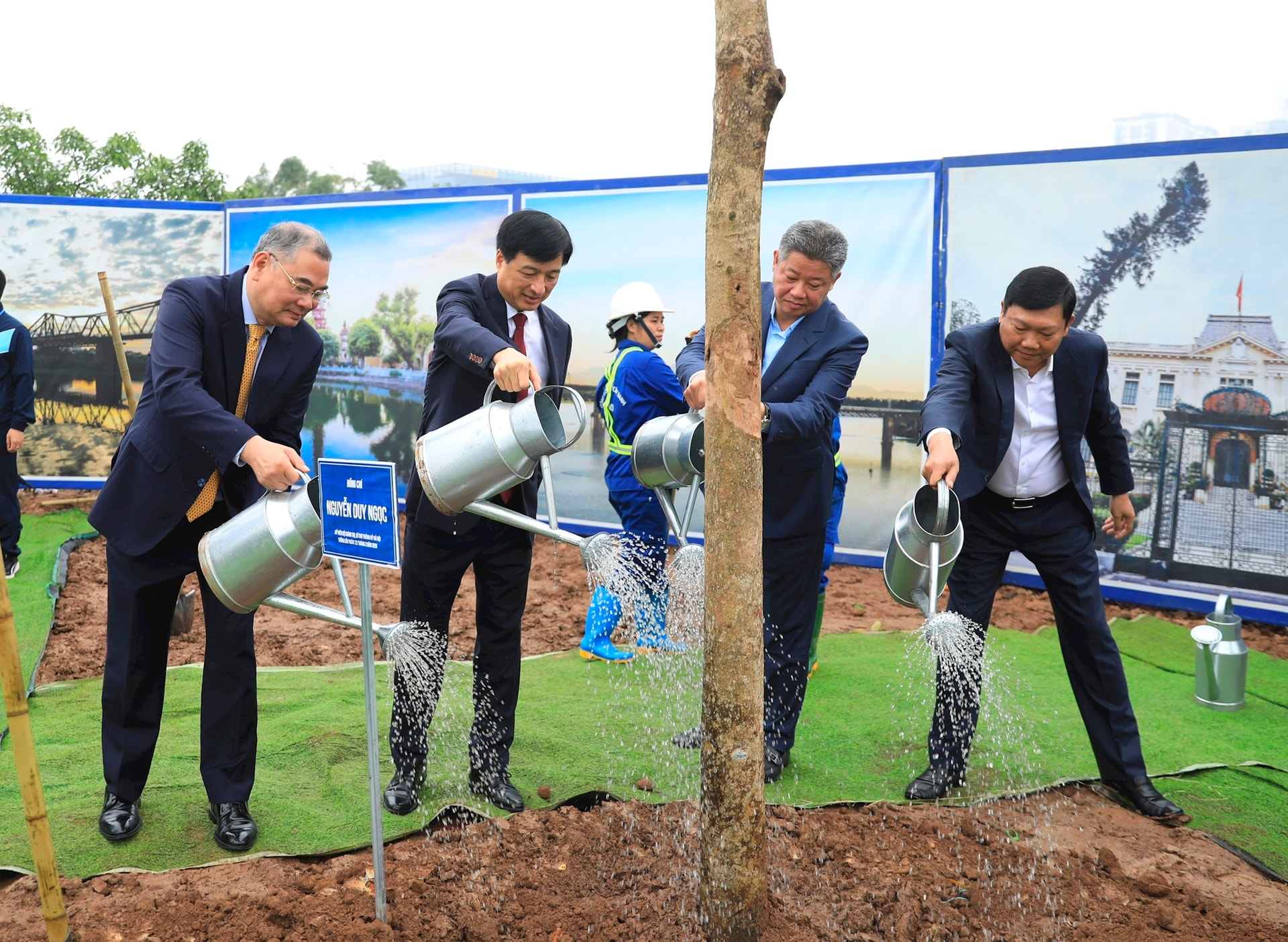 Tổng Bí thư Tô Lâm: Trồng thêm một cây xanh là gửi thêm một niềm tin vào tương lai - ảnh 8