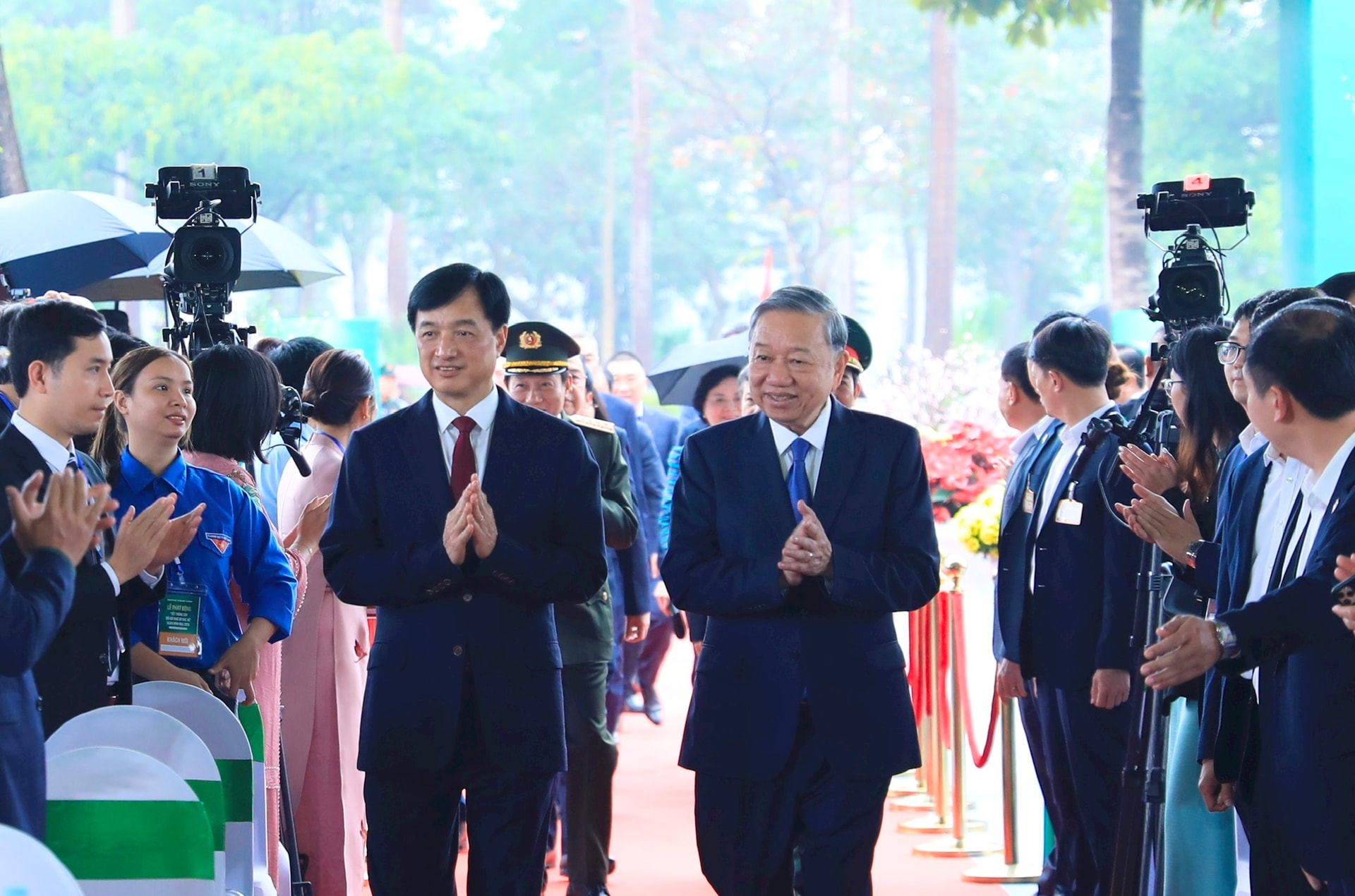 Tổng Bí thư Tô Lâm: Trồng thêm một cây xanh là gửi thêm một niềm tin vào tương lai - ảnh 1