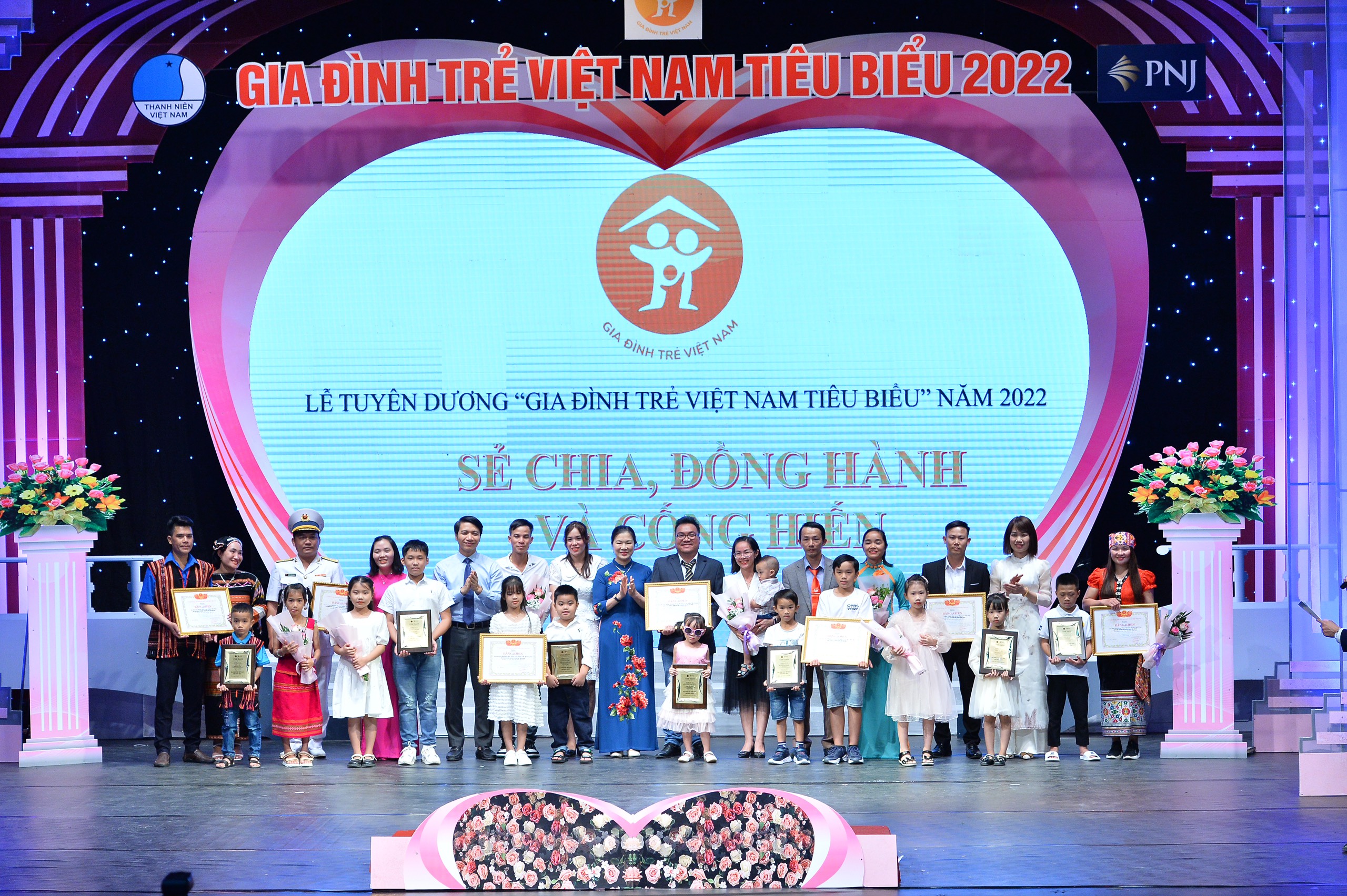 Lan tỏa những câu chuyện hạnh phúc để tạo nên xã hội hạnh phúc - ảnh 1