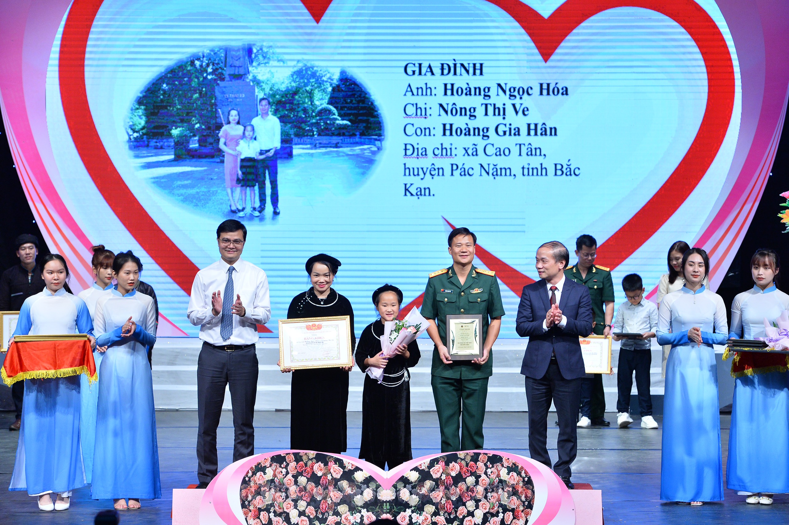 Lan tỏa những câu chuyện hạnh phúc để tạo nên xã hội hạnh phúc - ảnh 3