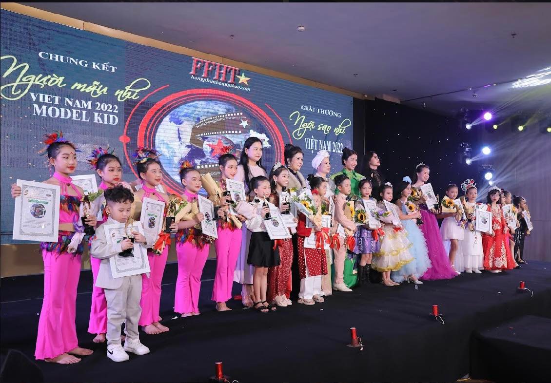 Mãn nhãn với loạt tiết mục xuất sắc tại chung kết “Người mẫu nhí Việt Nam” và giải thưởng “Ngôi sao nhí” 2022 - ảnh 3