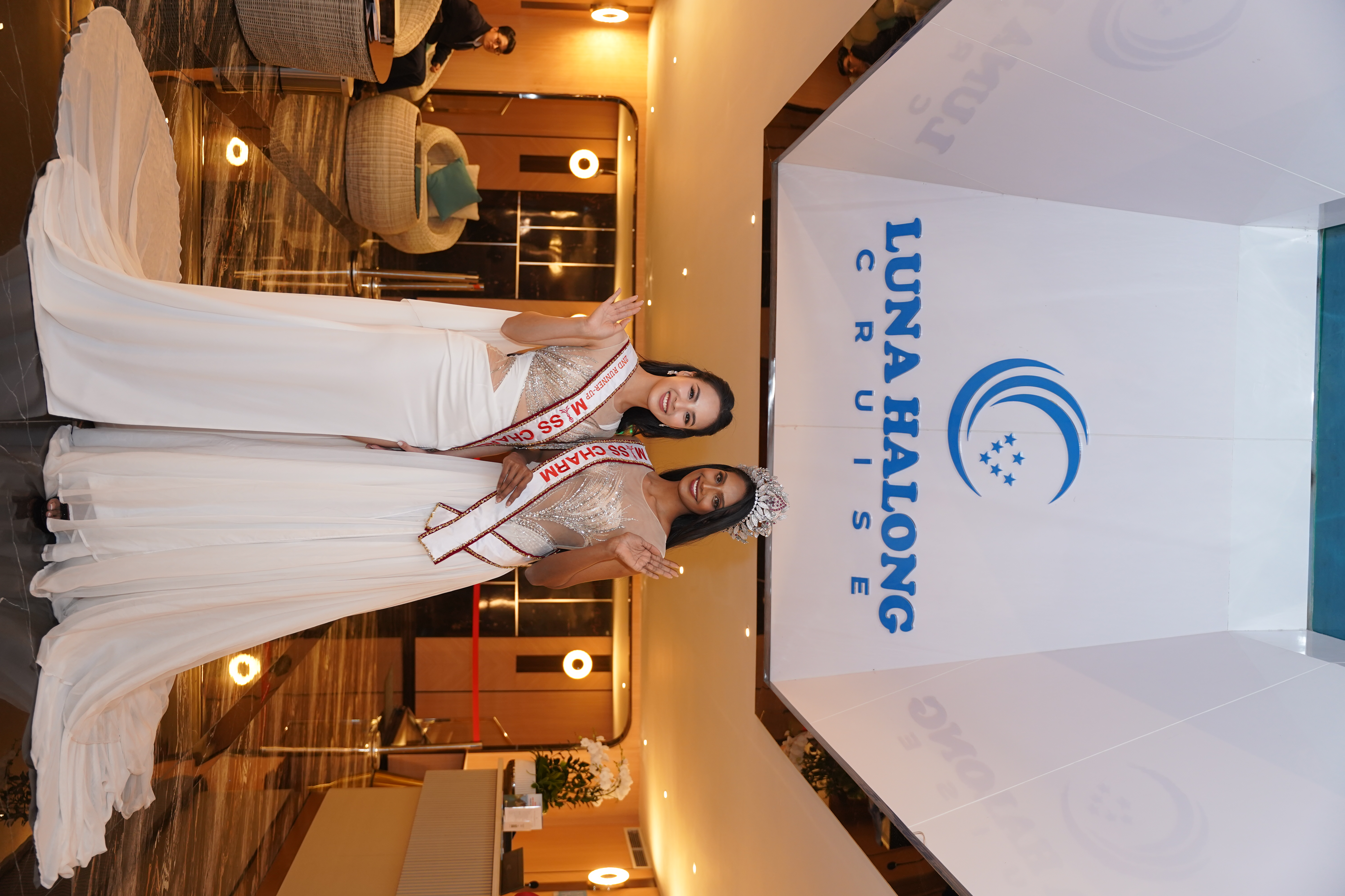 Top 3 Miss Charm 2024 thăm Vịnh Hạ Long bằng du thuyền hạng sang - ảnh 3