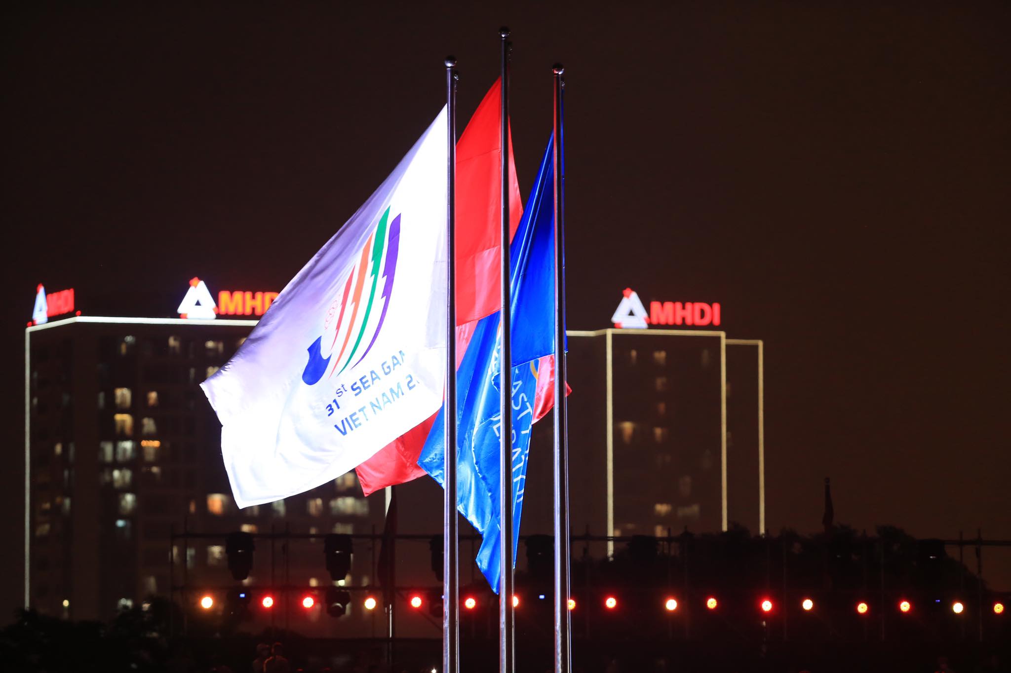 “Cùng tỏa sáng” tại Lễ khai mạc SEA Games 31 - ảnh 7