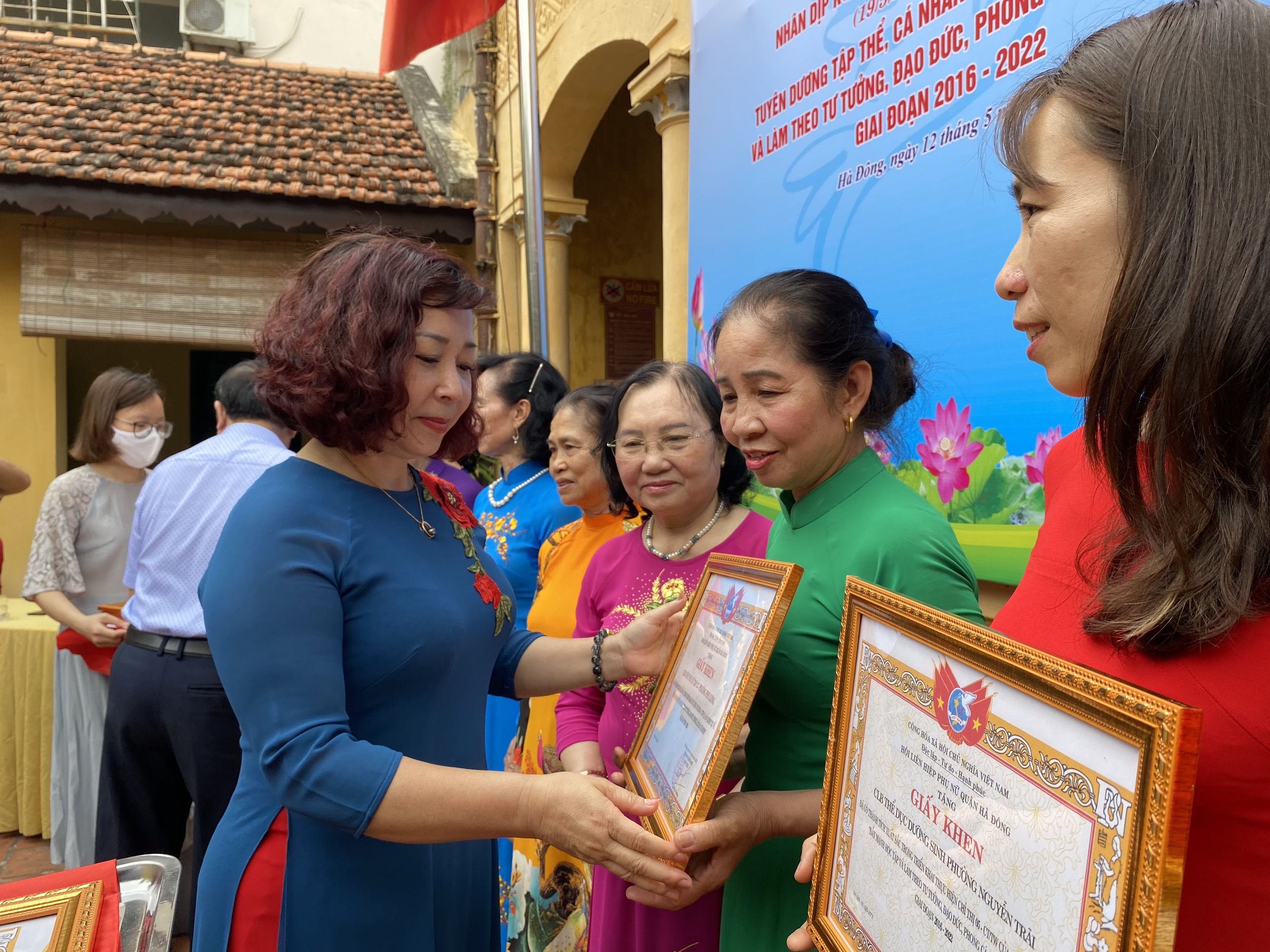Hội LHPN quận Hà Đông: Thi đua lập nhiều thành tích báo công dâng Bác - ảnh 4
