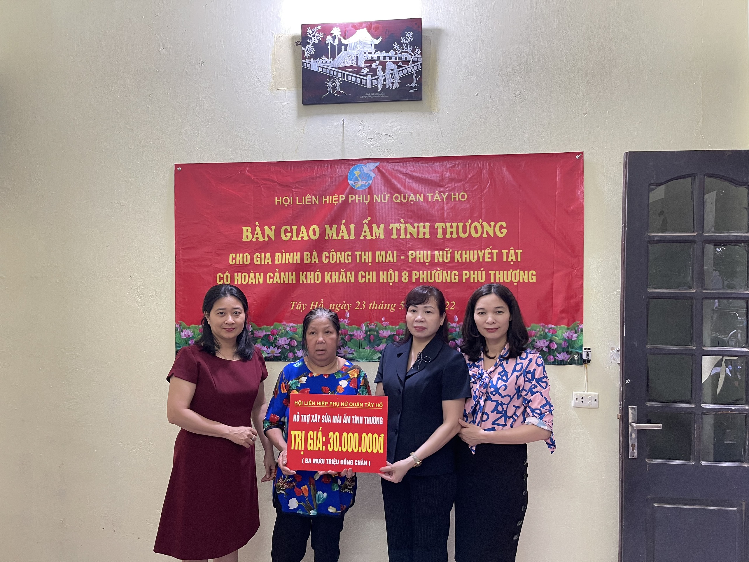 Niềm vui trong “mái ấm tình thương” của Hội LHPN quận Tây Hồ - ảnh 1