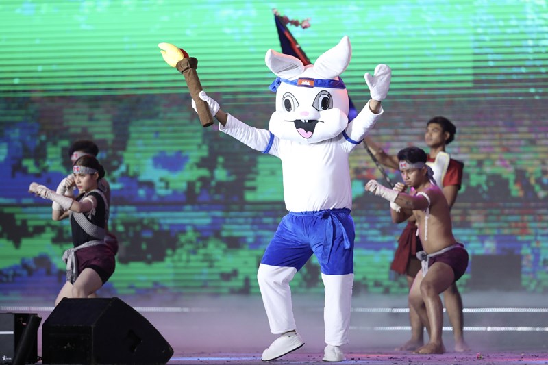 Bế mạc SEA Games 31: Lời chào, lời nhắn nhủ cùng “Hội tụ để tỏa sáng“ - ảnh 5