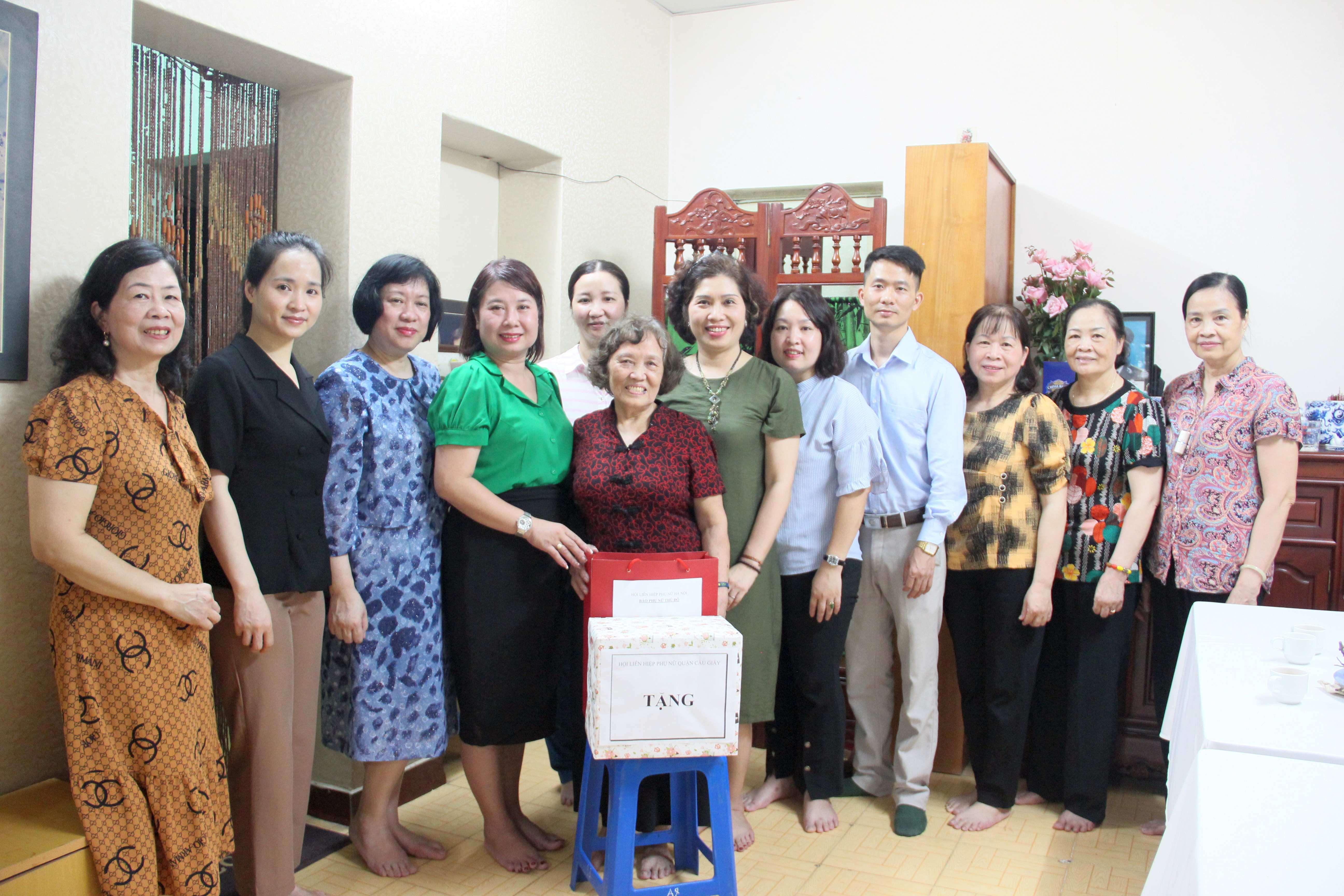 Báo Phụ nữ Thủ đô: Hỗ trợ xây sửa “mái ấm tình thương” cho hội viên phụ nữ khó khăn - ảnh 4