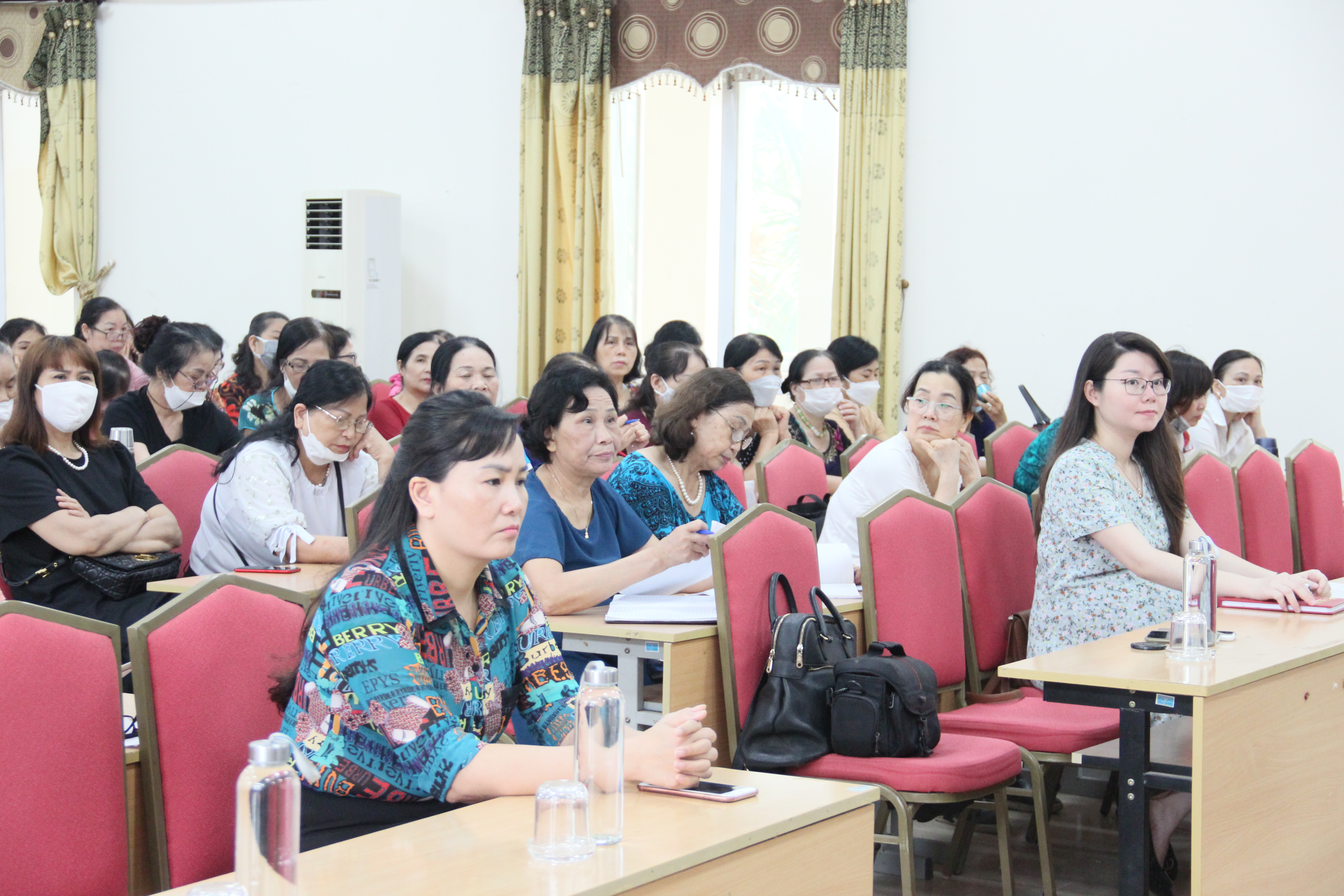 Hội LHPN quận Hoàng Mai: Tập huấn nâng cao kiến thức an ninh quốc phòng, bảo vệ môi trường - ảnh 2