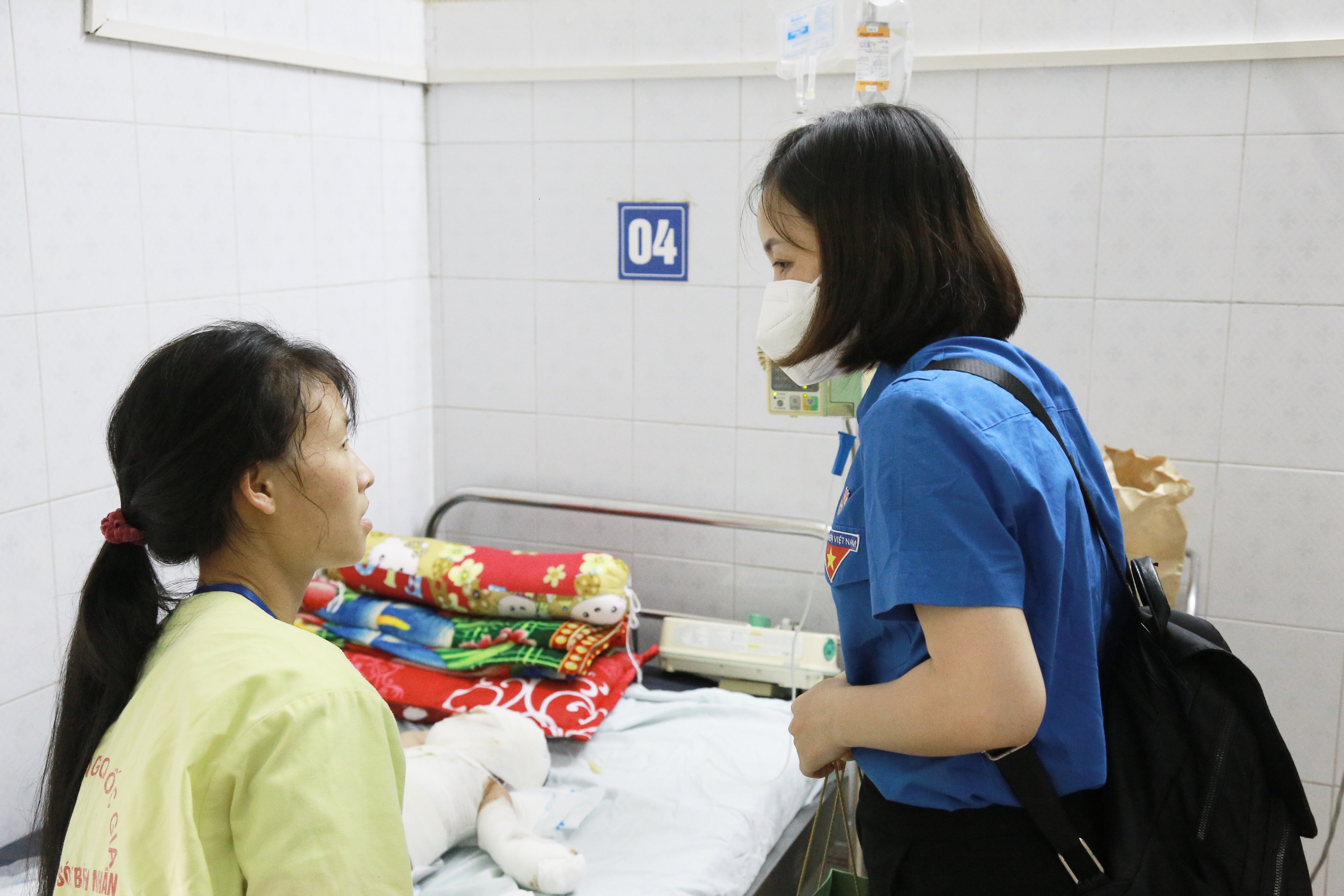 Những món quà ý nghĩa dành tặng bệnh nhi bị bỏng nặng - ảnh 1