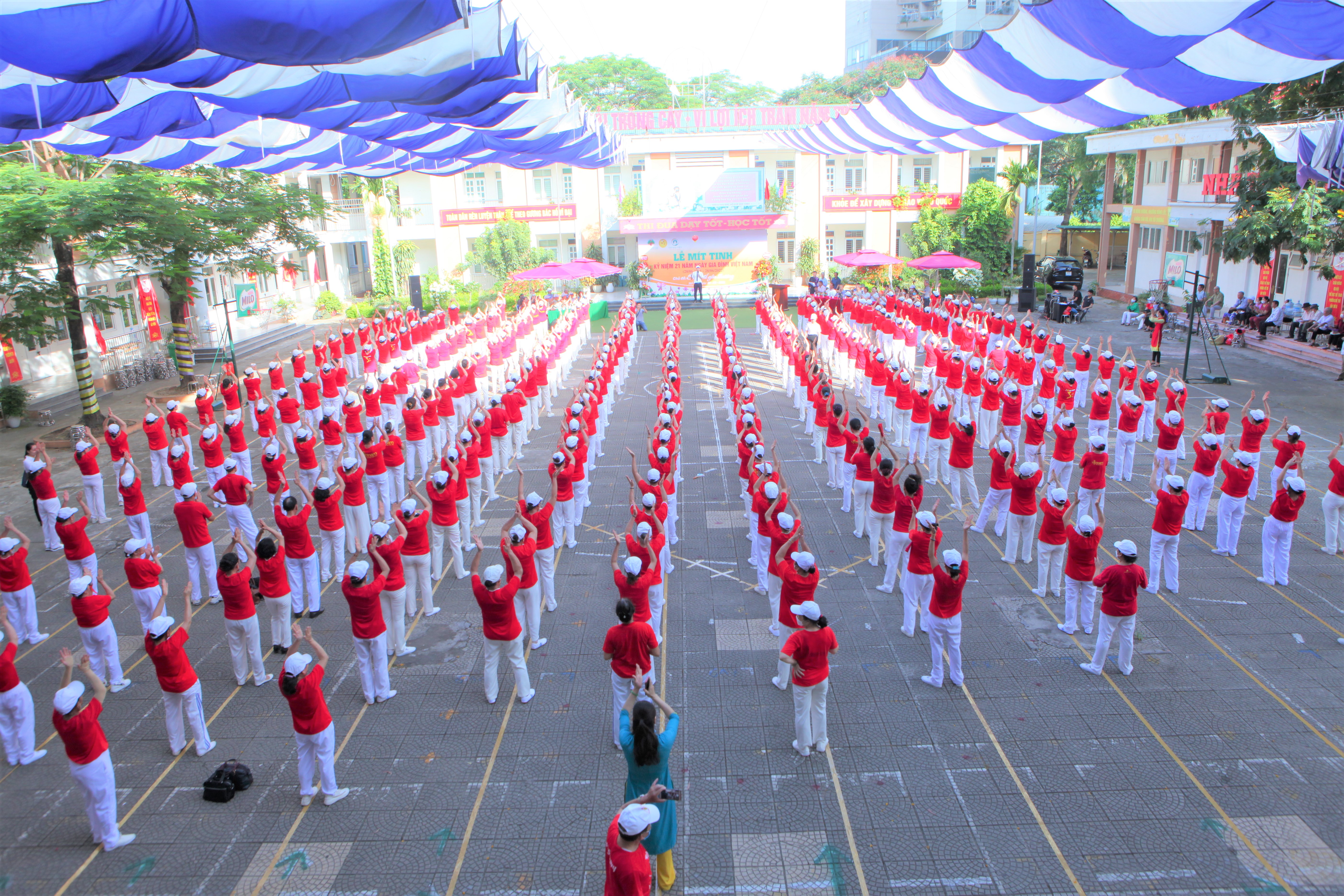 350 hội viên cao tuổi truyền thông điệp “sống để yêu thương” - ảnh 2