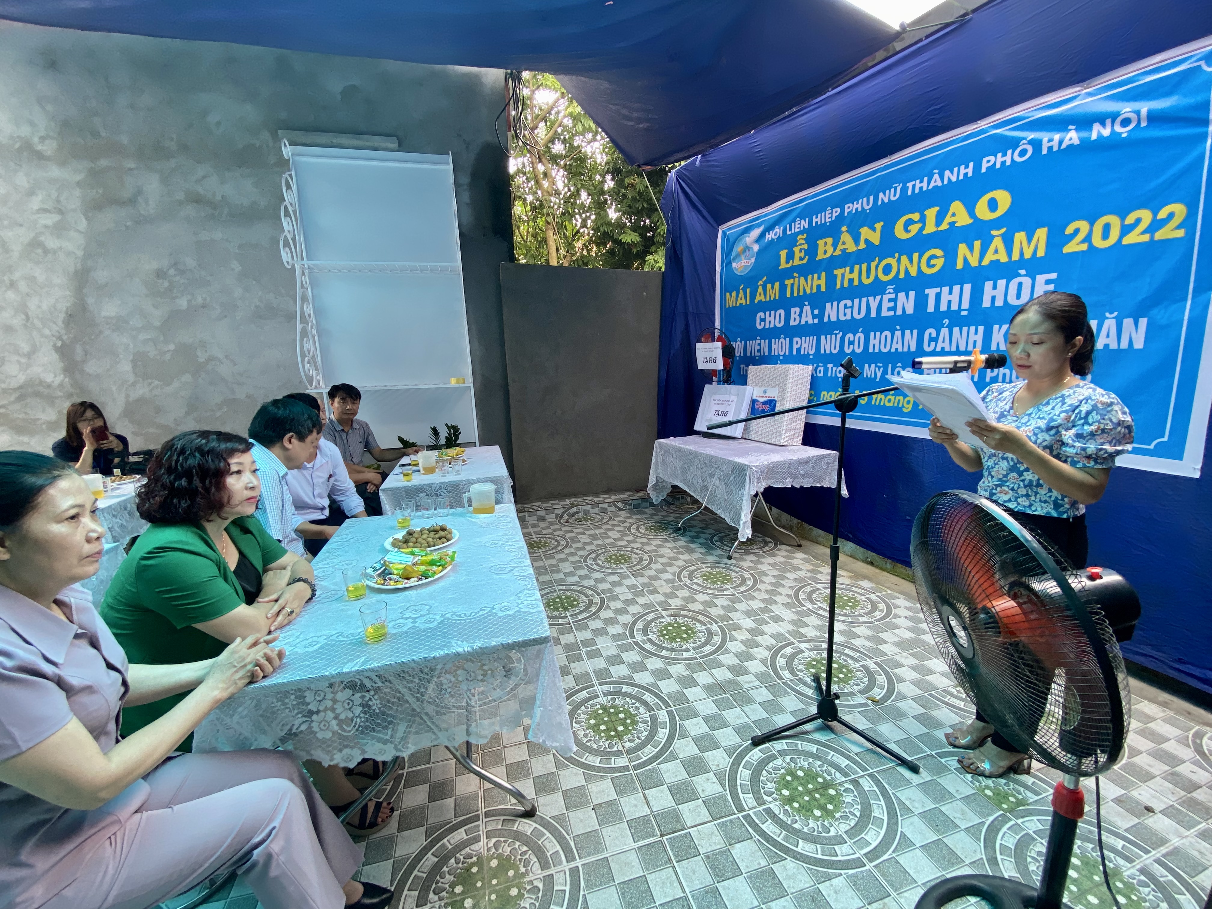 Hội LHPN Hà Nội trao mái ấm tình thương cho hội viên phụ nữ khó khăn huyện Phúc Thọ - ảnh 1