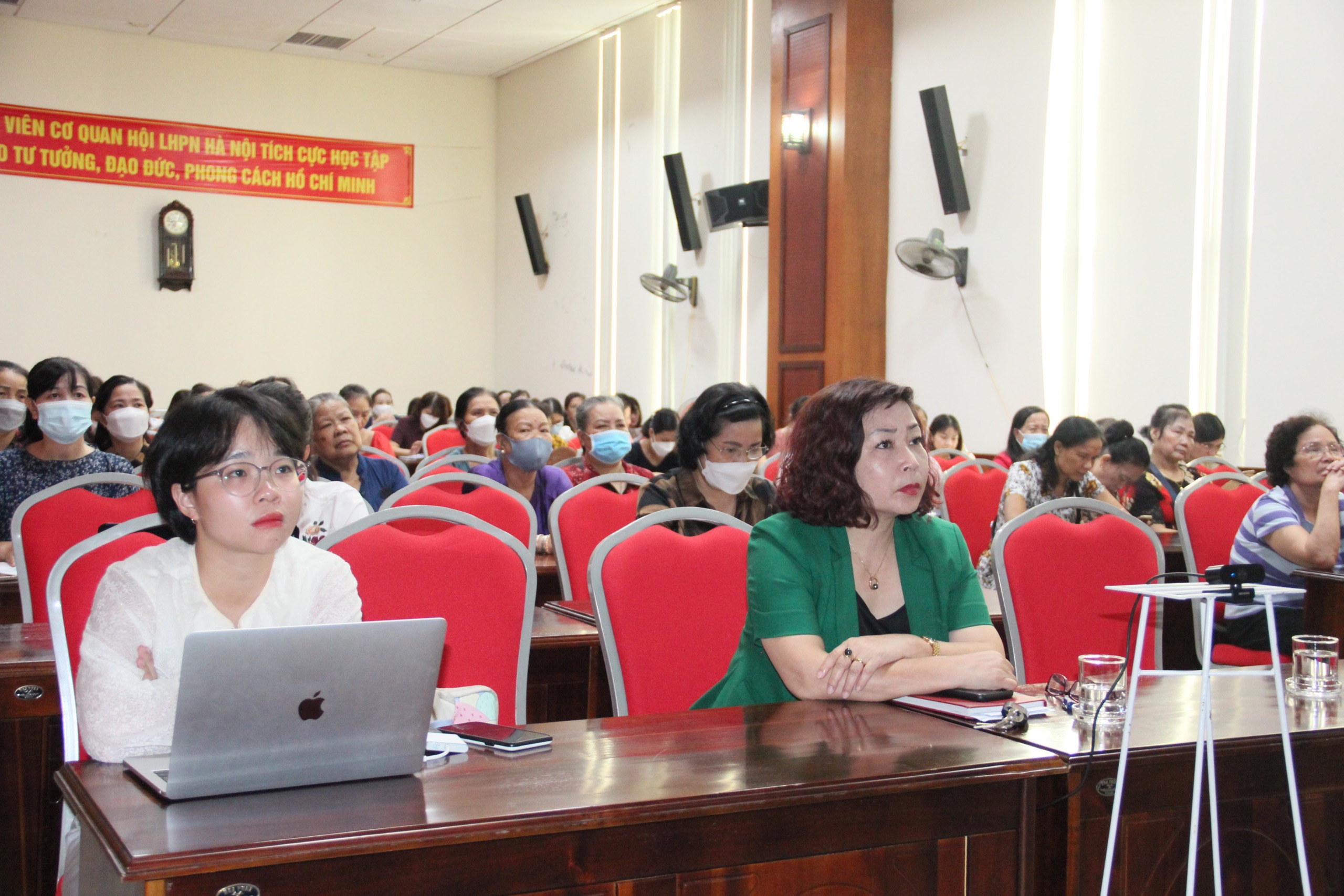 Hội LHPN Hà Nội truyền thông chăm sóc sức khỏe cho cán bộ phụ nữ - ảnh 1