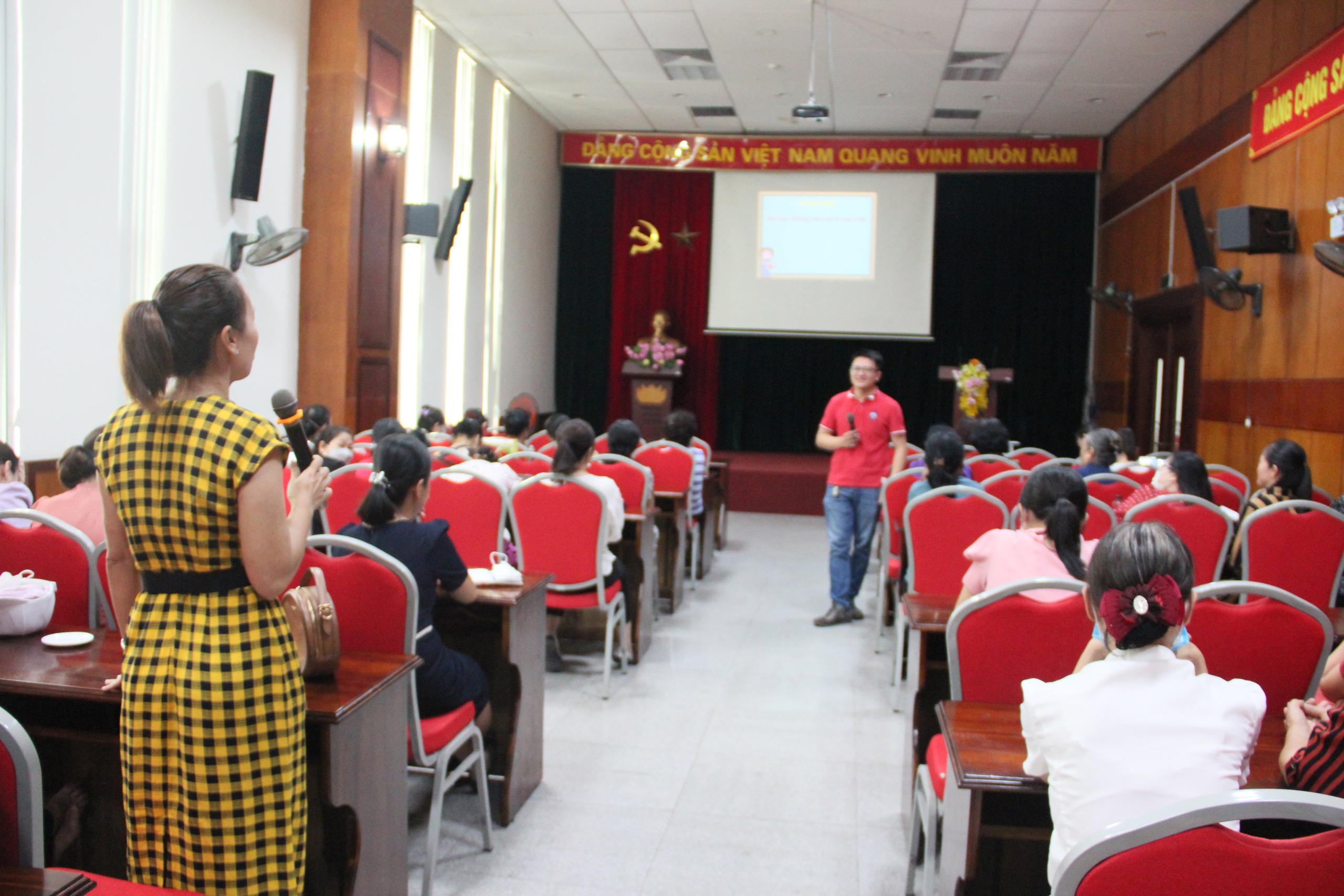 Hội LHPN Hà Nội truyền thông chăm sóc sức khỏe cho cán bộ phụ nữ - ảnh 5