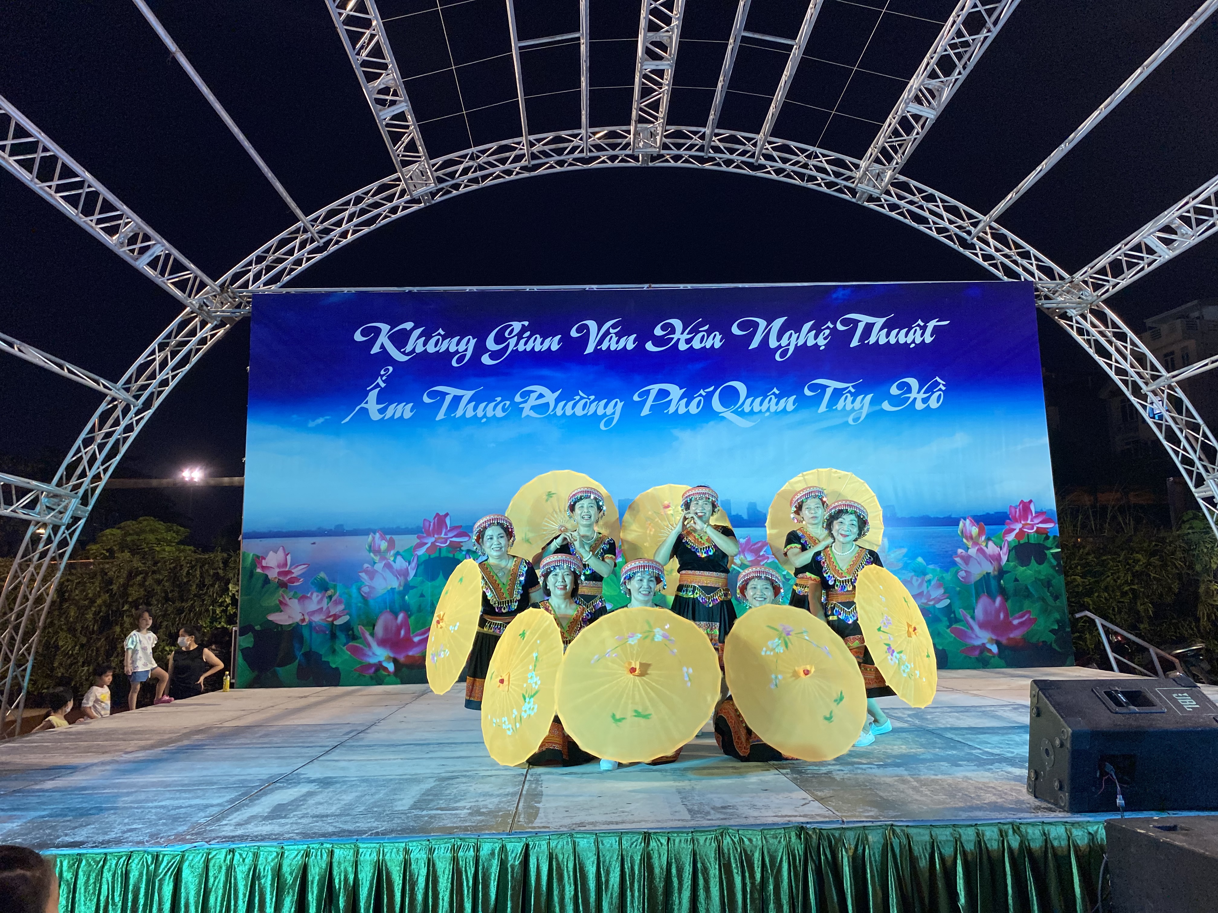 Phụ nữ Tây Hồ: Giao lưu dân vũ, thể thao chào mừng Quốc khánh 2/9 - ảnh 6