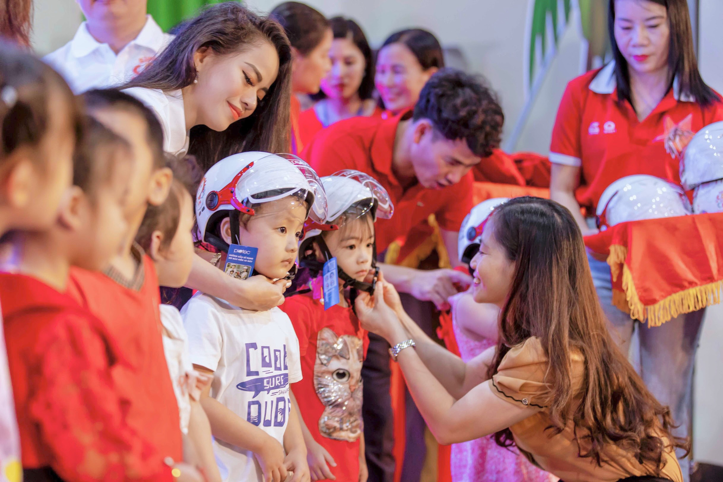 700 phụ huynh được trang bị kiến thức nuôi dạy trẻ - ảnh 1