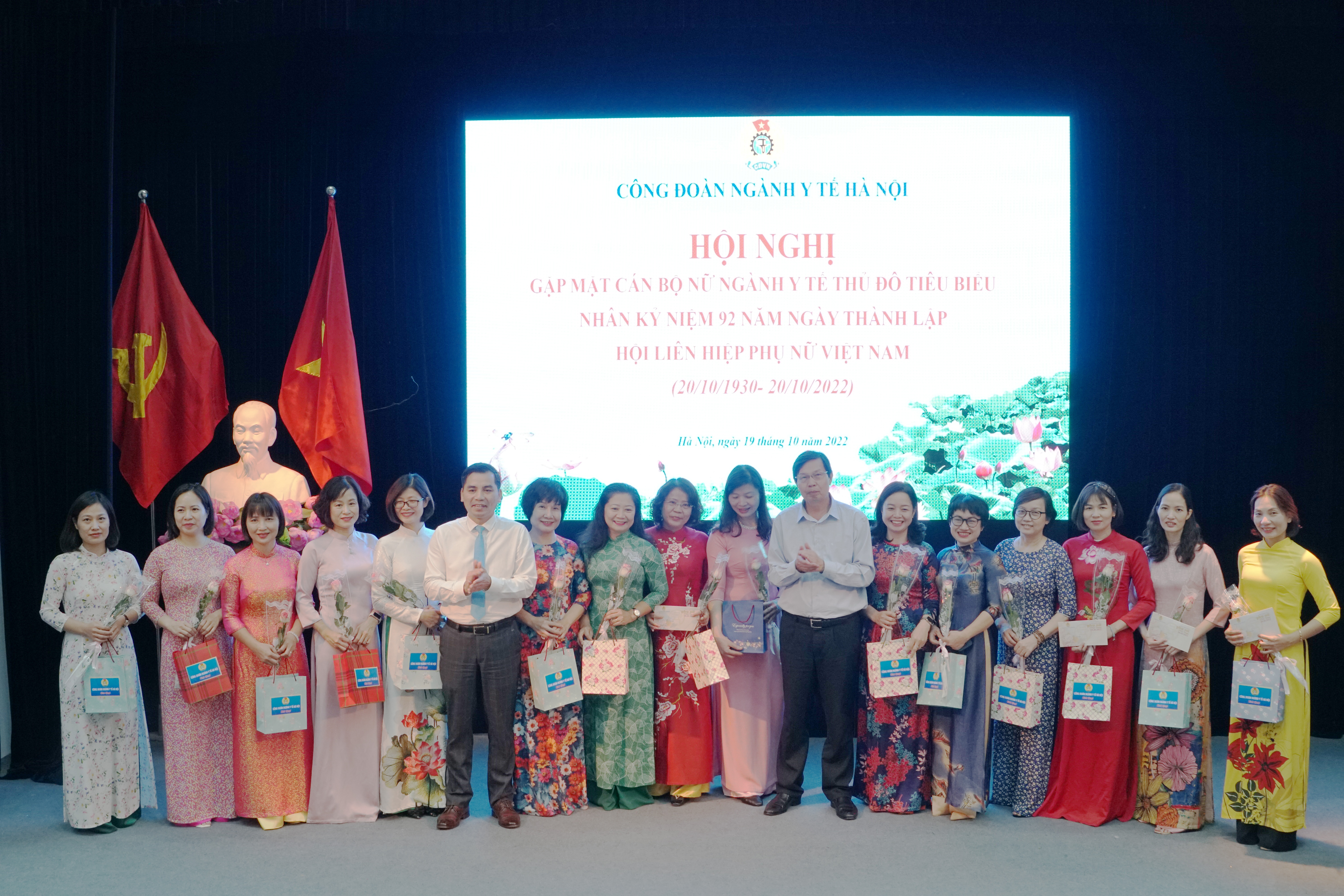 Biểu dương 189 nữ cán bộ y tế Thủ đô tiêu biểu - ảnh 2