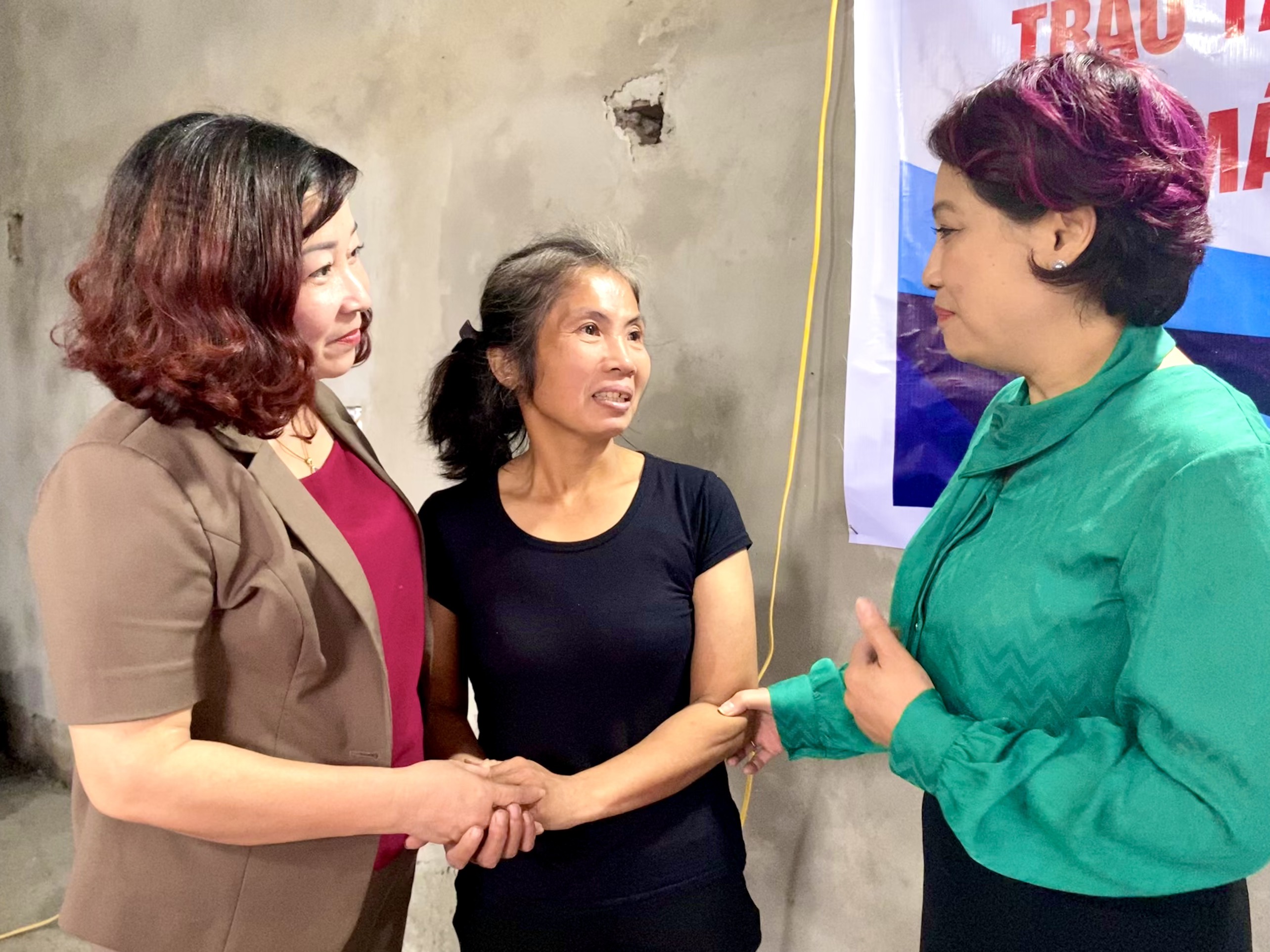 Báo Phụ nữ Thủ đô trao kinh phí xây Mái ấm tình thương cho phụ nữ phường Đồng Mai, Hà Đông - ảnh 6
