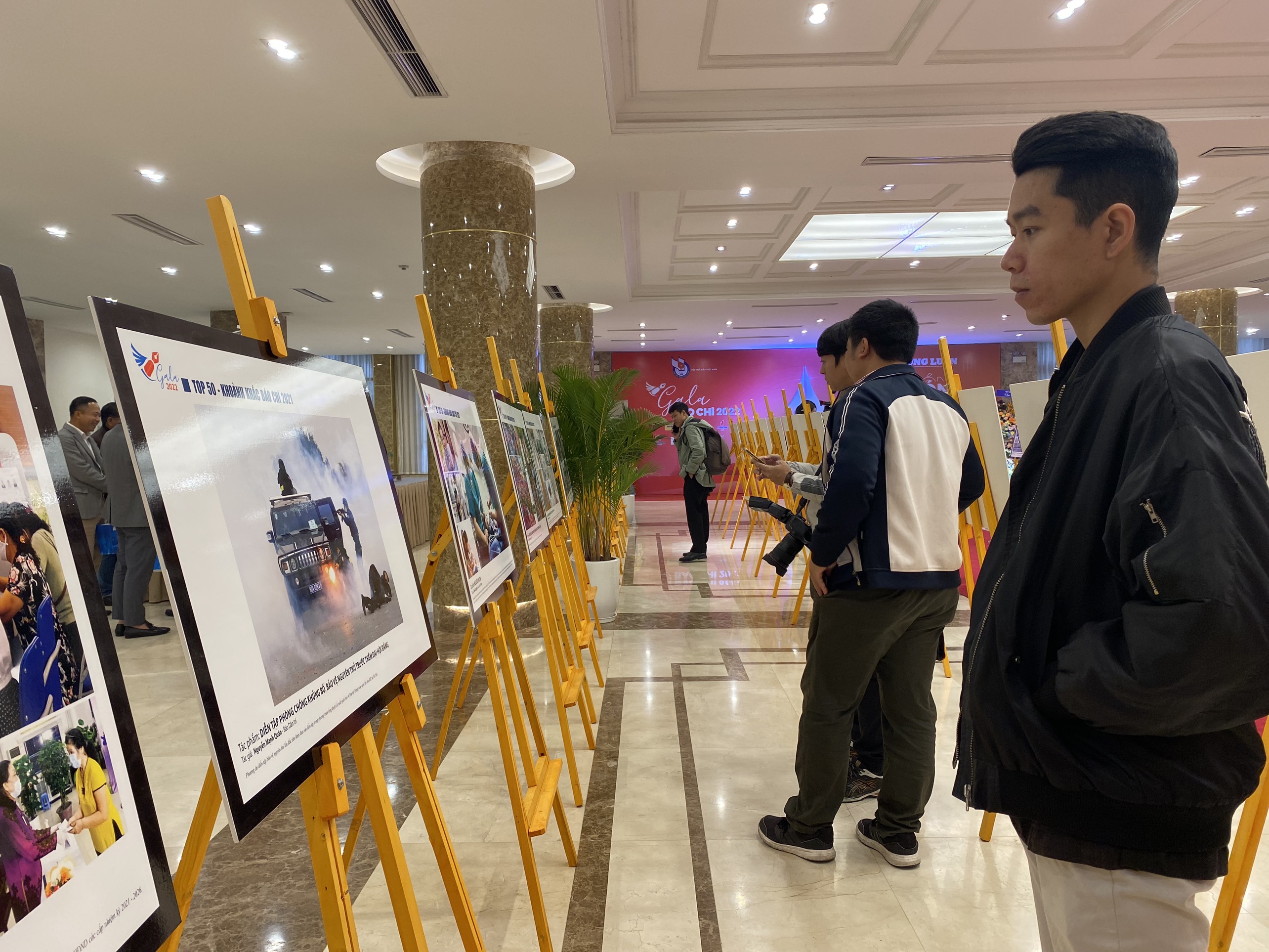 Gala báo chí lần thứ 4: Tôn vinh những tác phẩm báo chí ấn tượng năm 2021 - ảnh 1