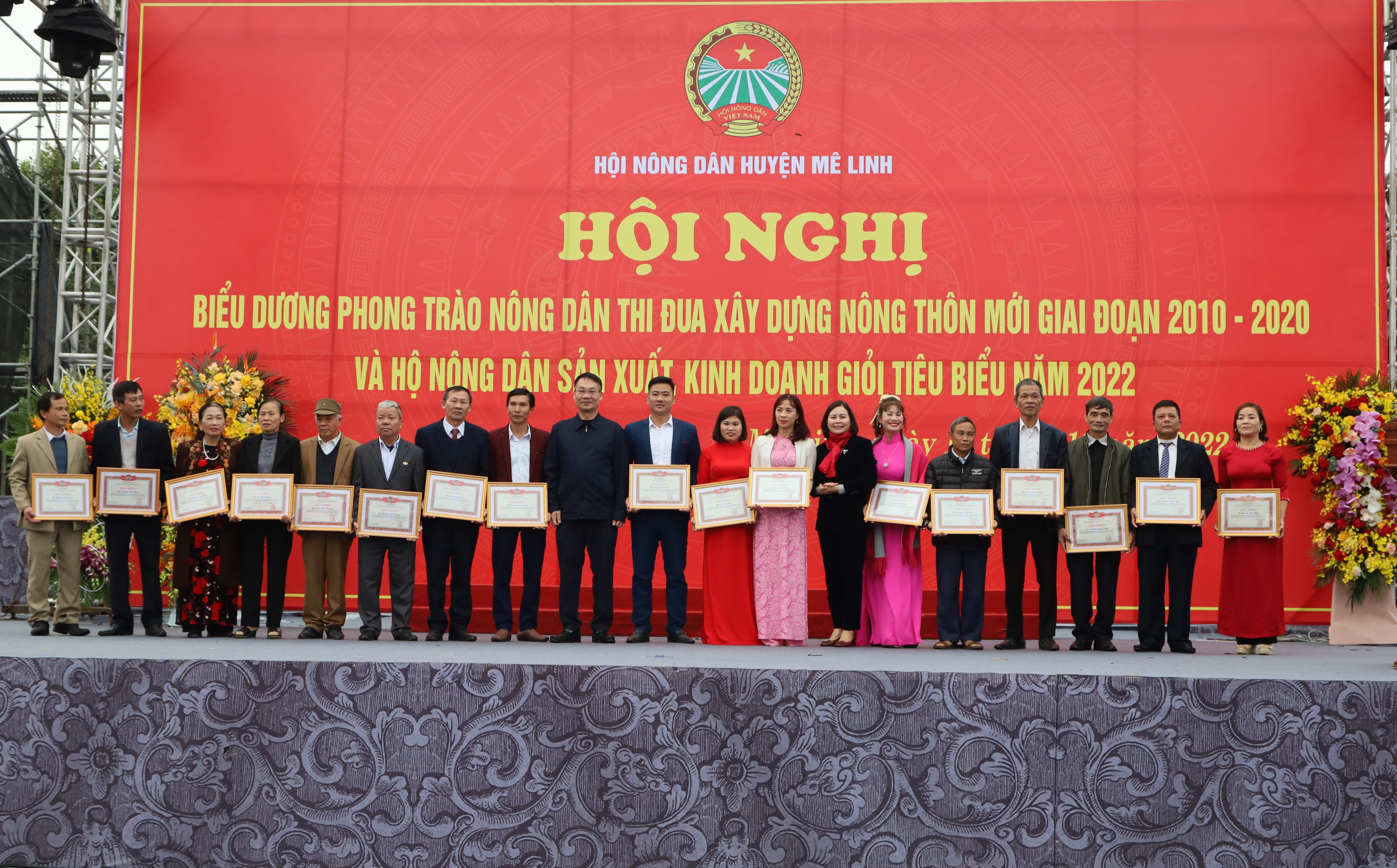 Biểu dương 119 hộ nông dân sản xuất, kinh doanh giỏi tiêu biểu huyện Mê Linh năm 2022 - ảnh 3