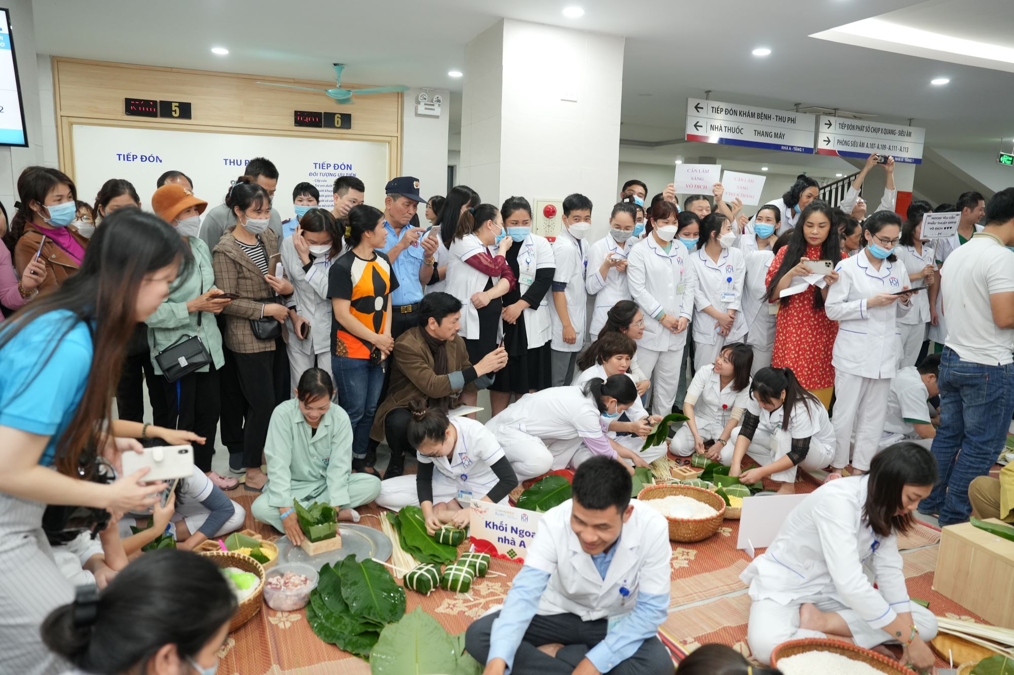 “Bánh chưng xanh – Tết an lành” tại bệnh viện Ung Bướu Hà Nội - ảnh 1