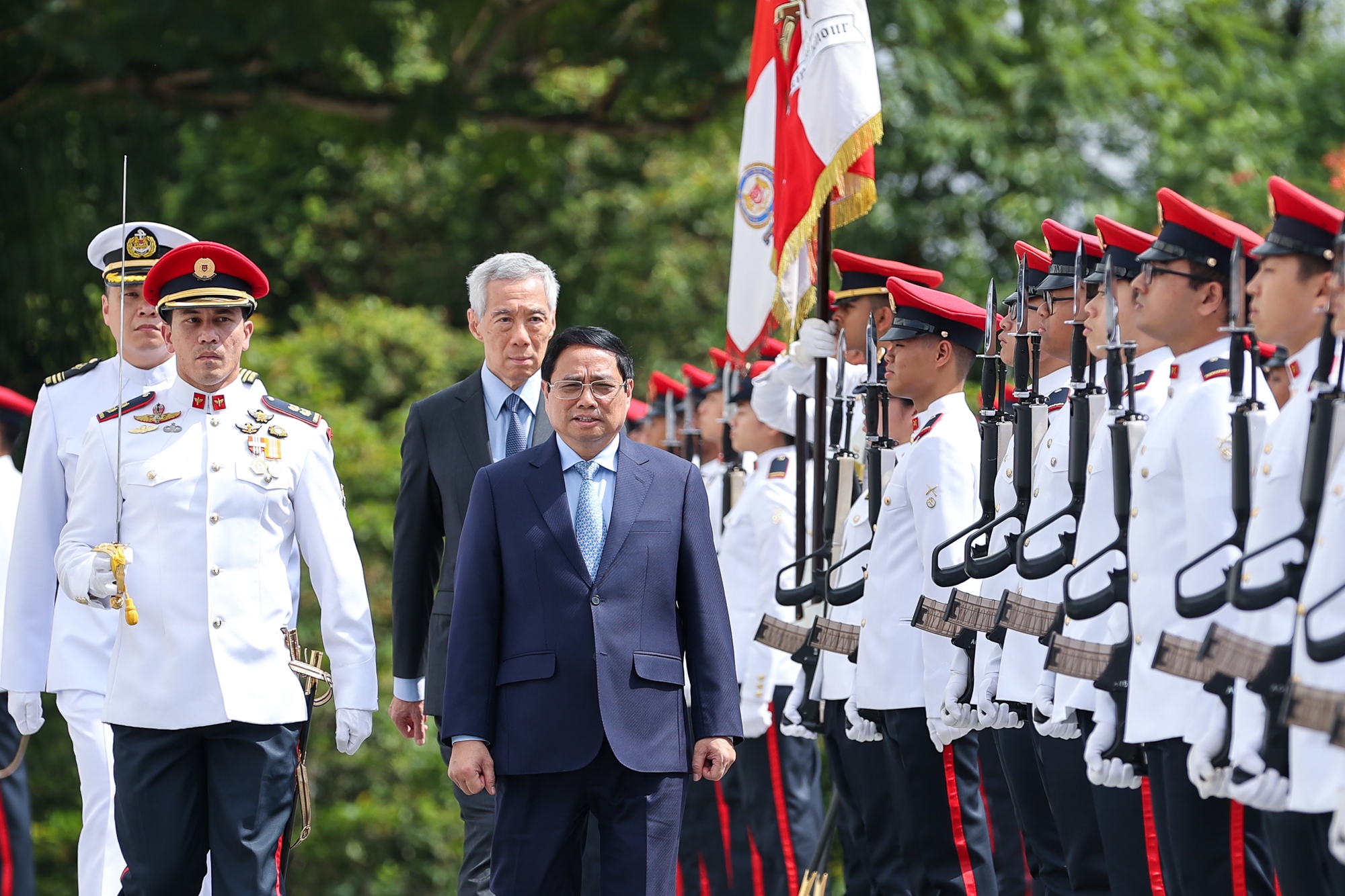 Thủ tướng Phạm Minh Chính kết thúc tốt đẹp chuyến thăm chính thức Cộng hòa Singapore và Brunei Darussalam - ảnh 1