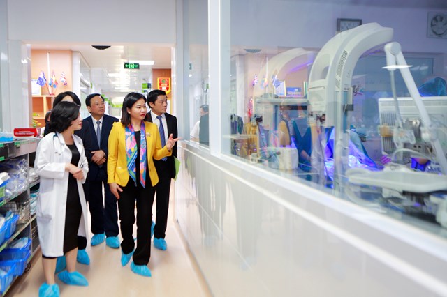 Bệnh viện Phụ sản Hà Nội đón nhận danh hiệu Anh hùng Lao động thời kỳ đổi mới - ảnh 3