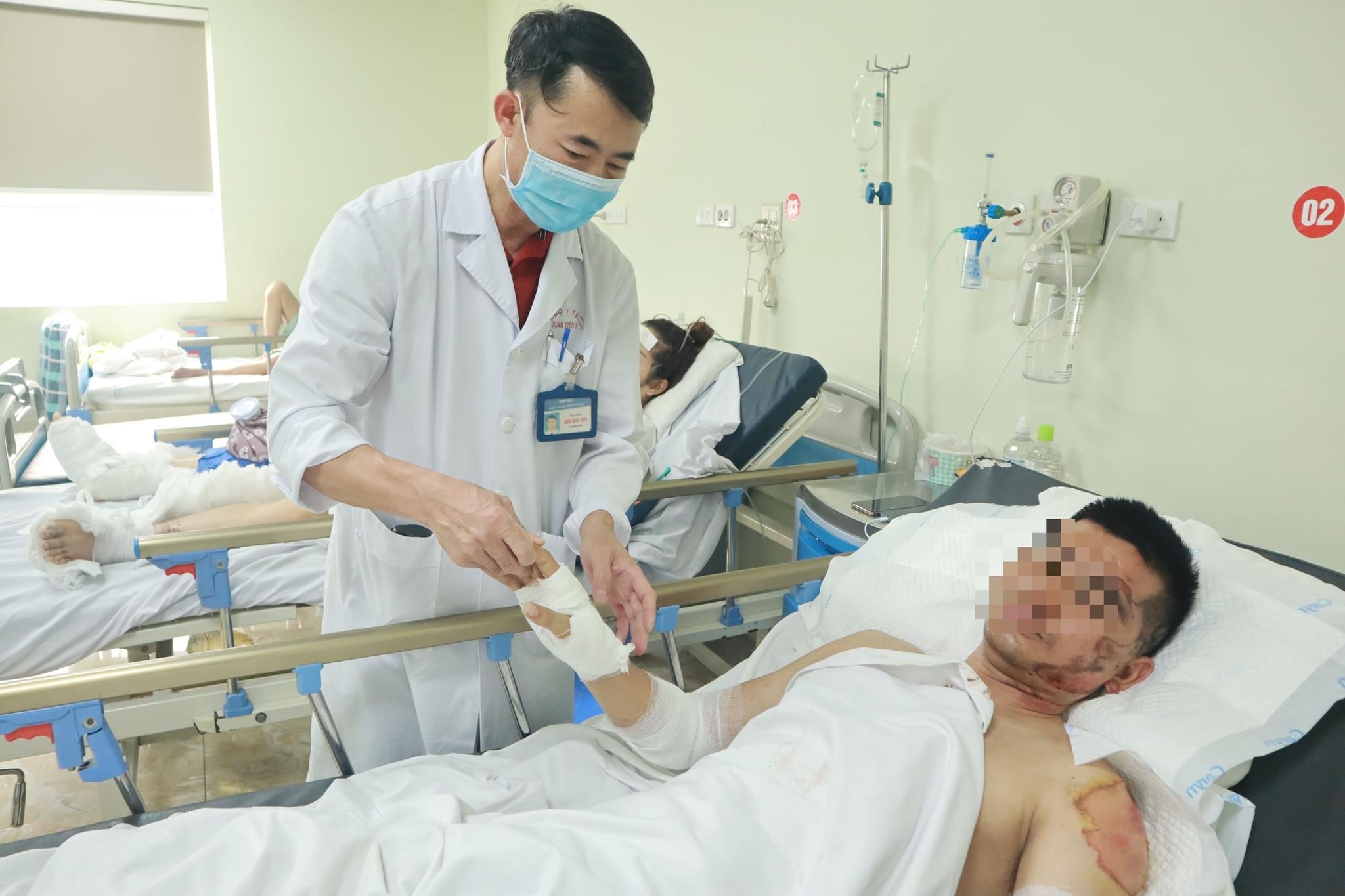 Sức khỏe nạn nhân trong vụ tai nạn ô tô đâm 17 xe máy tại Xuân La giờ ra sao? - ảnh 2