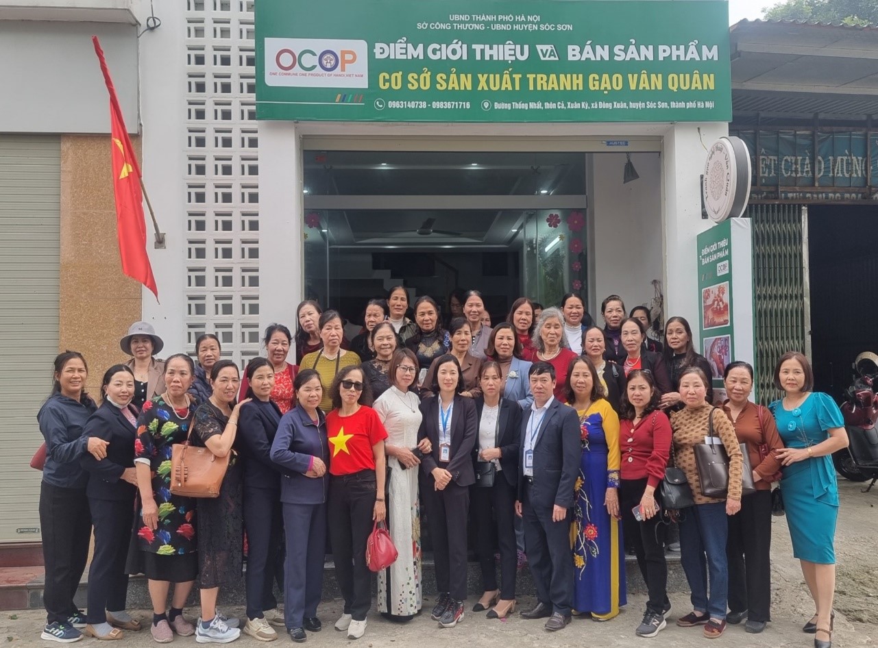 Cô giáo mầm non thổi hồn vào tranh gạo - ảnh 2