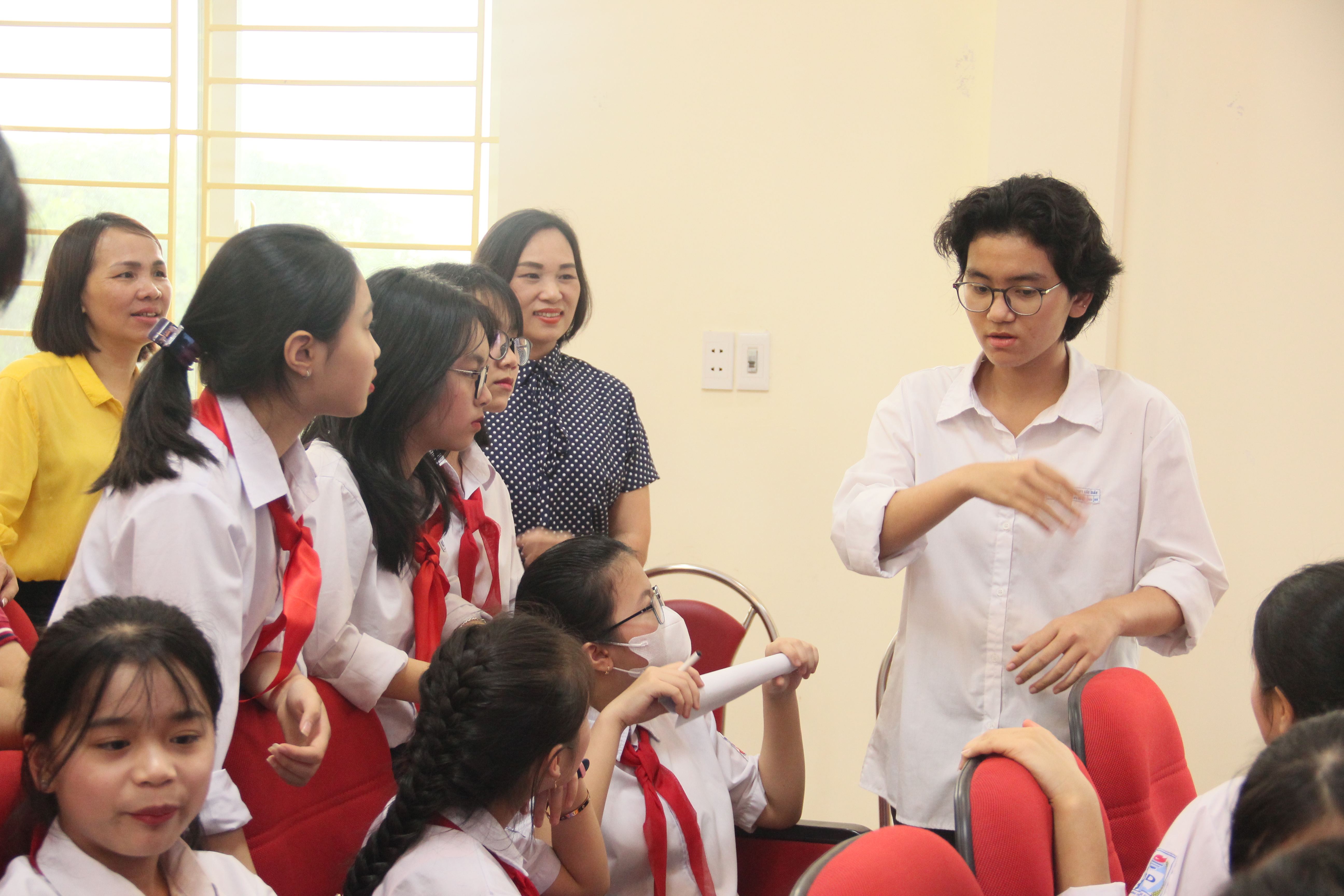 Cần sự hỗ trợ của gia đình, nhà trường để các em “Tự tin là chính mình” - ảnh 4