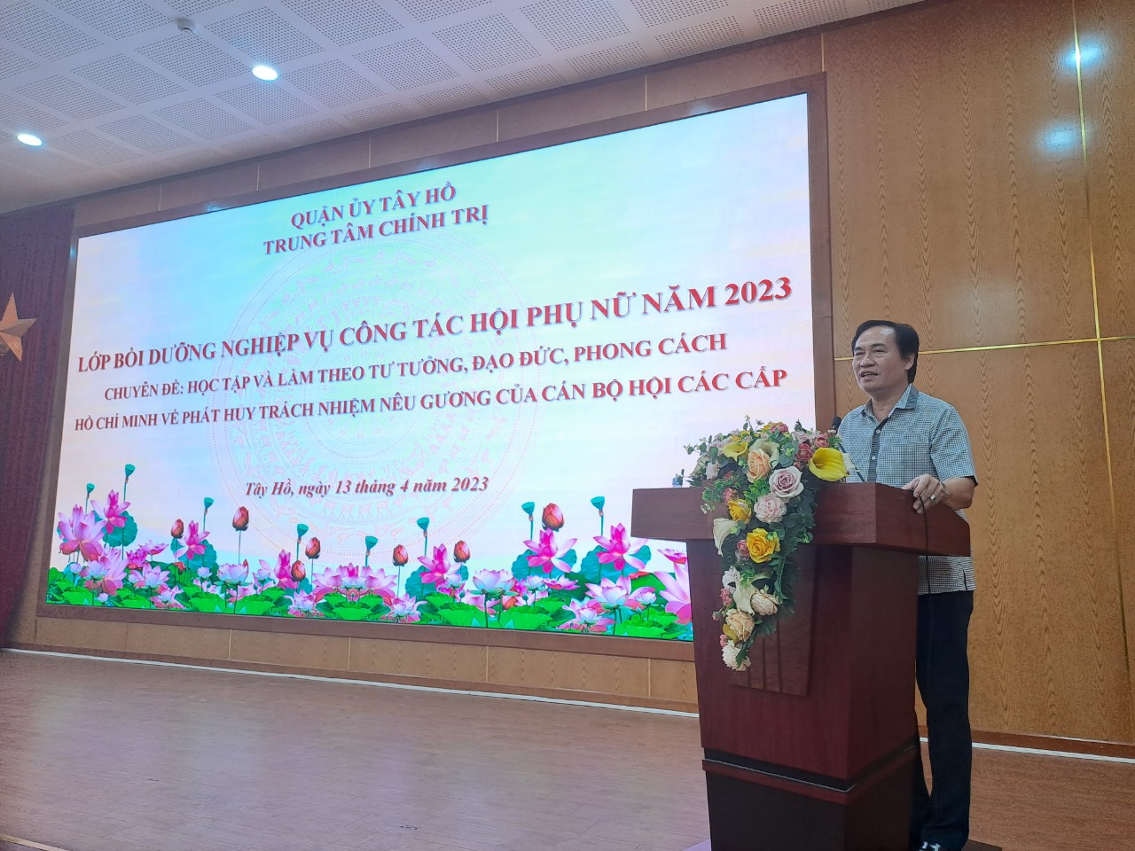 Bồi dưỡng nghiệp vụ cho đội ngũ cán bộ Hội Phụ nữ quận Tây Hồ năm 2023 - ảnh 1