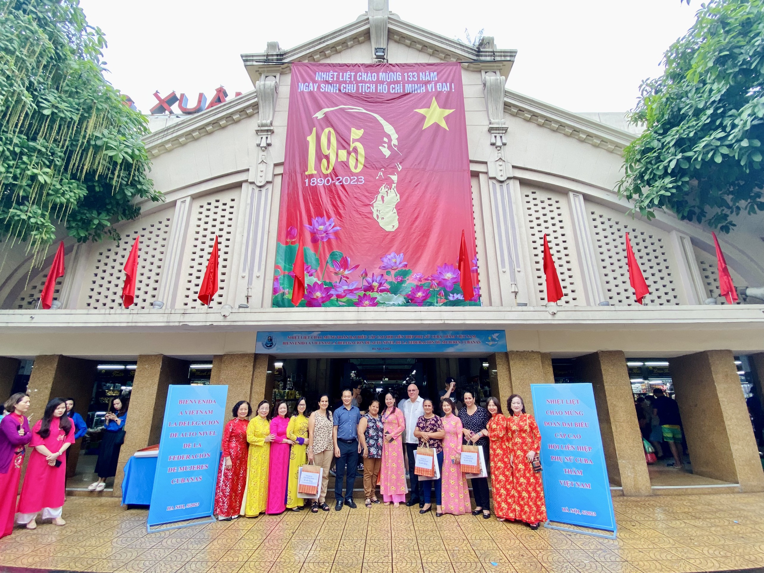 Hội LHPN Hà Nội đón tiếp, trao đổi kinh nghiệm cùng đoàn đại biểu Phụ nữ Cuba - ảnh 4
