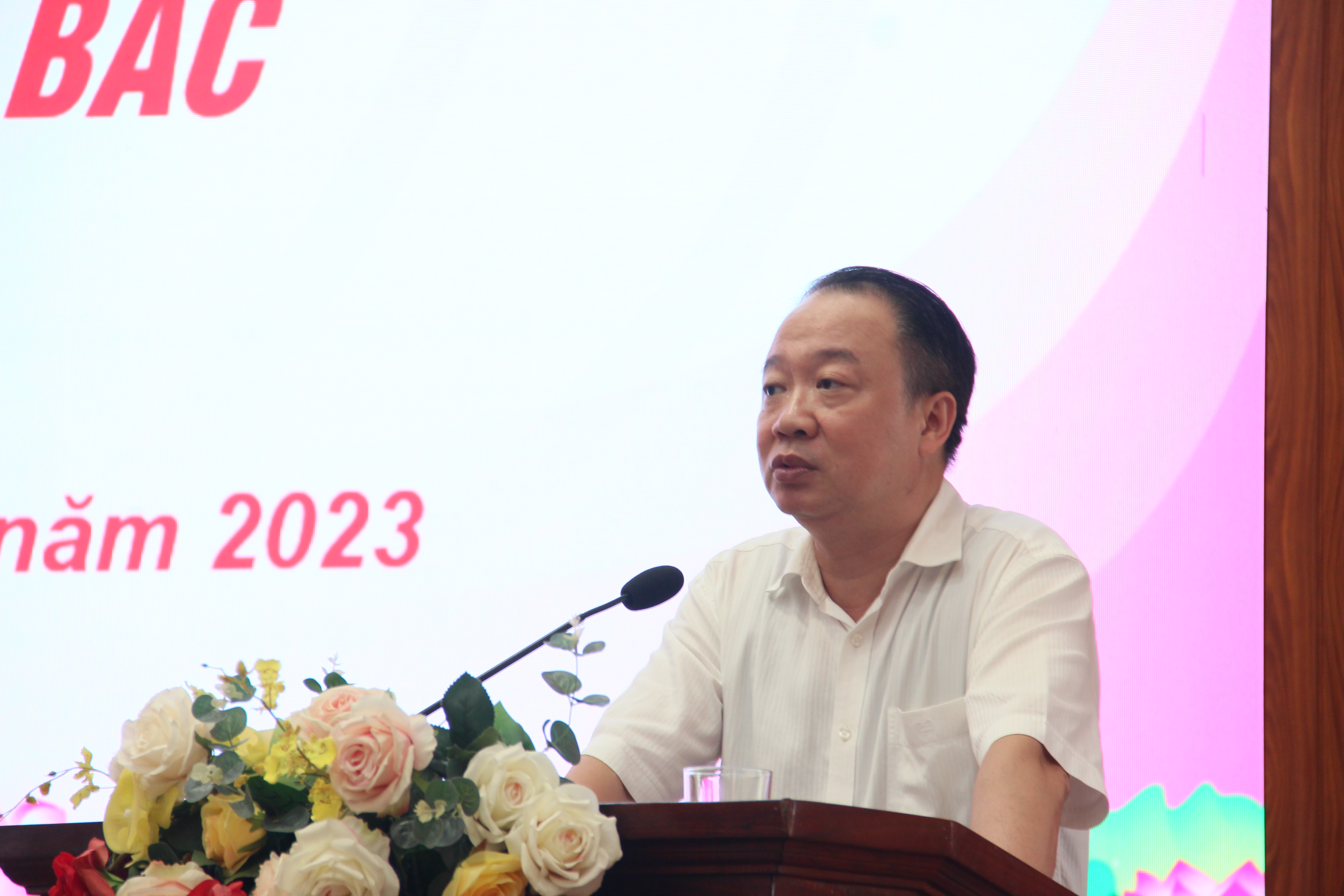 Biểu dương gương phụ nữ Tây Hồ thi đua làm theo lời Bác - ảnh 2