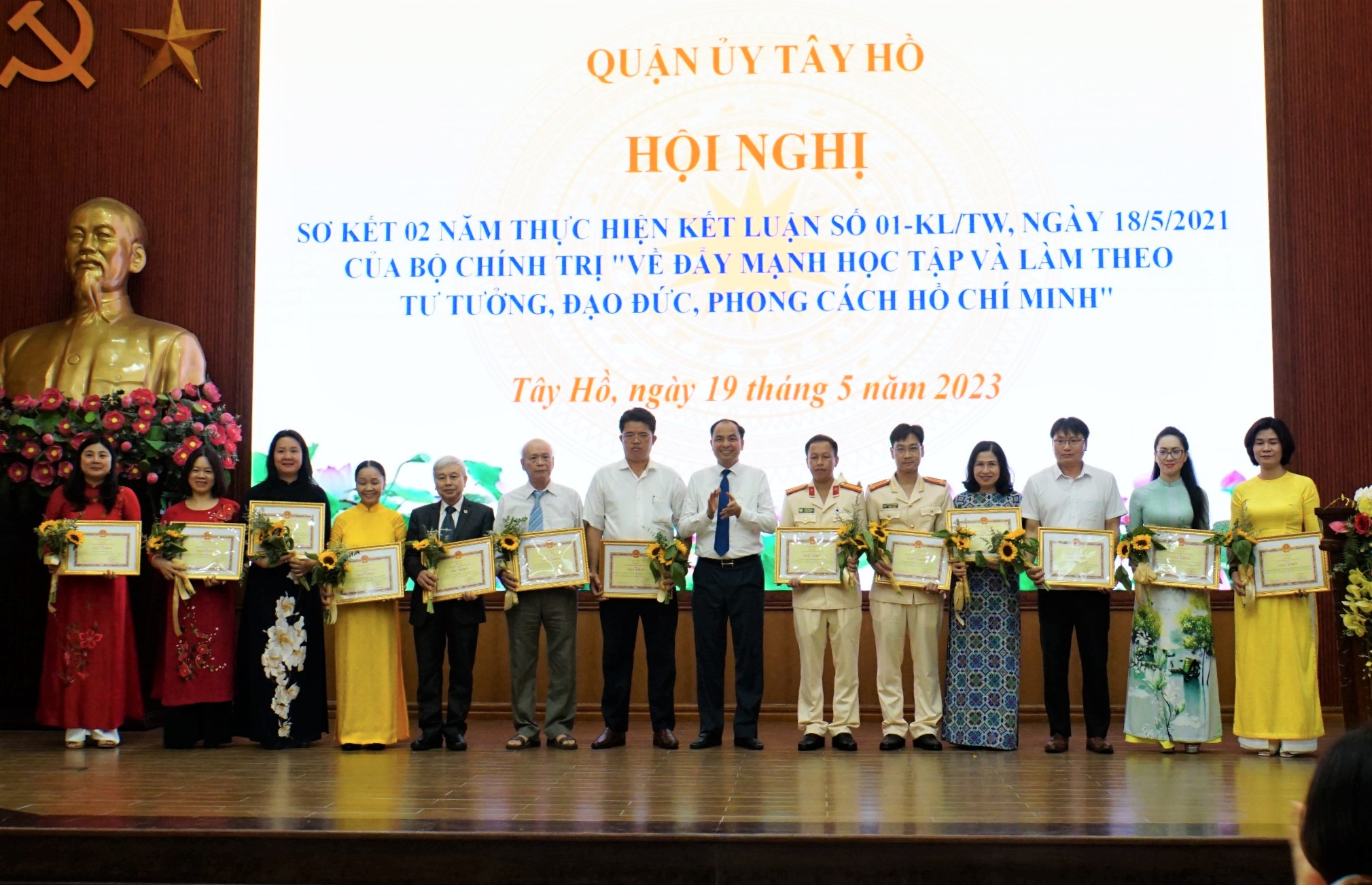 Tây Hồ: Lan tỏa phong trào học Bác từ những việc thiết thực hàng ngày - ảnh 3