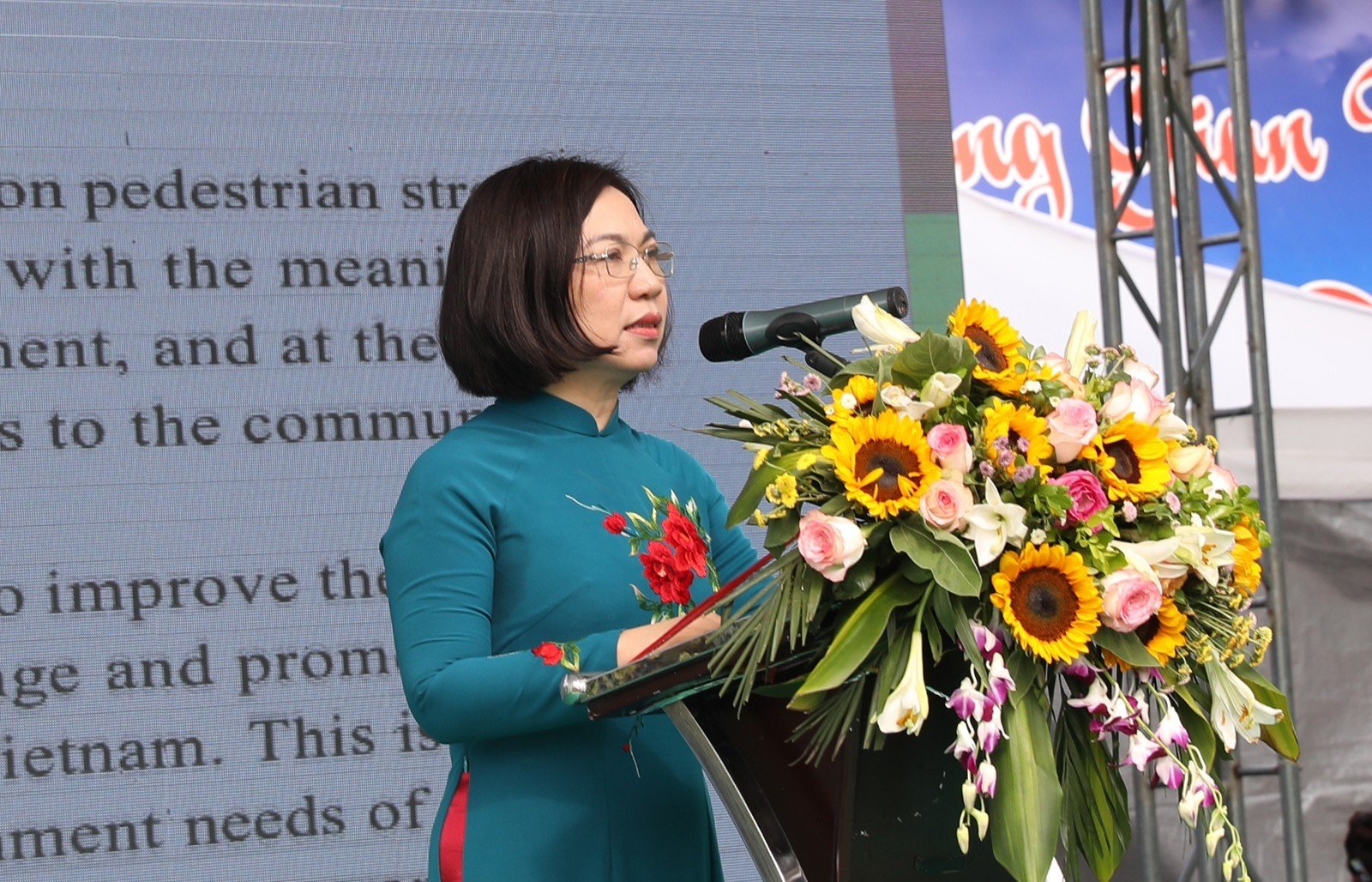 Những hàng cây mang thông điệp về hòa bình, hữu nghị - ảnh 1