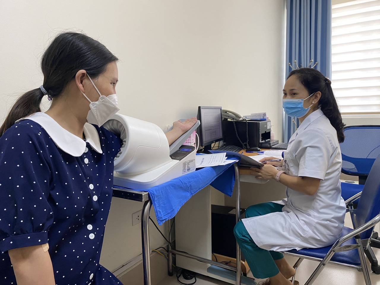 Dự án Luật Bảo hiểm Y tế sửa đổi: Mở rộng nhiều quyền lợi cho người tham gia - ảnh 1