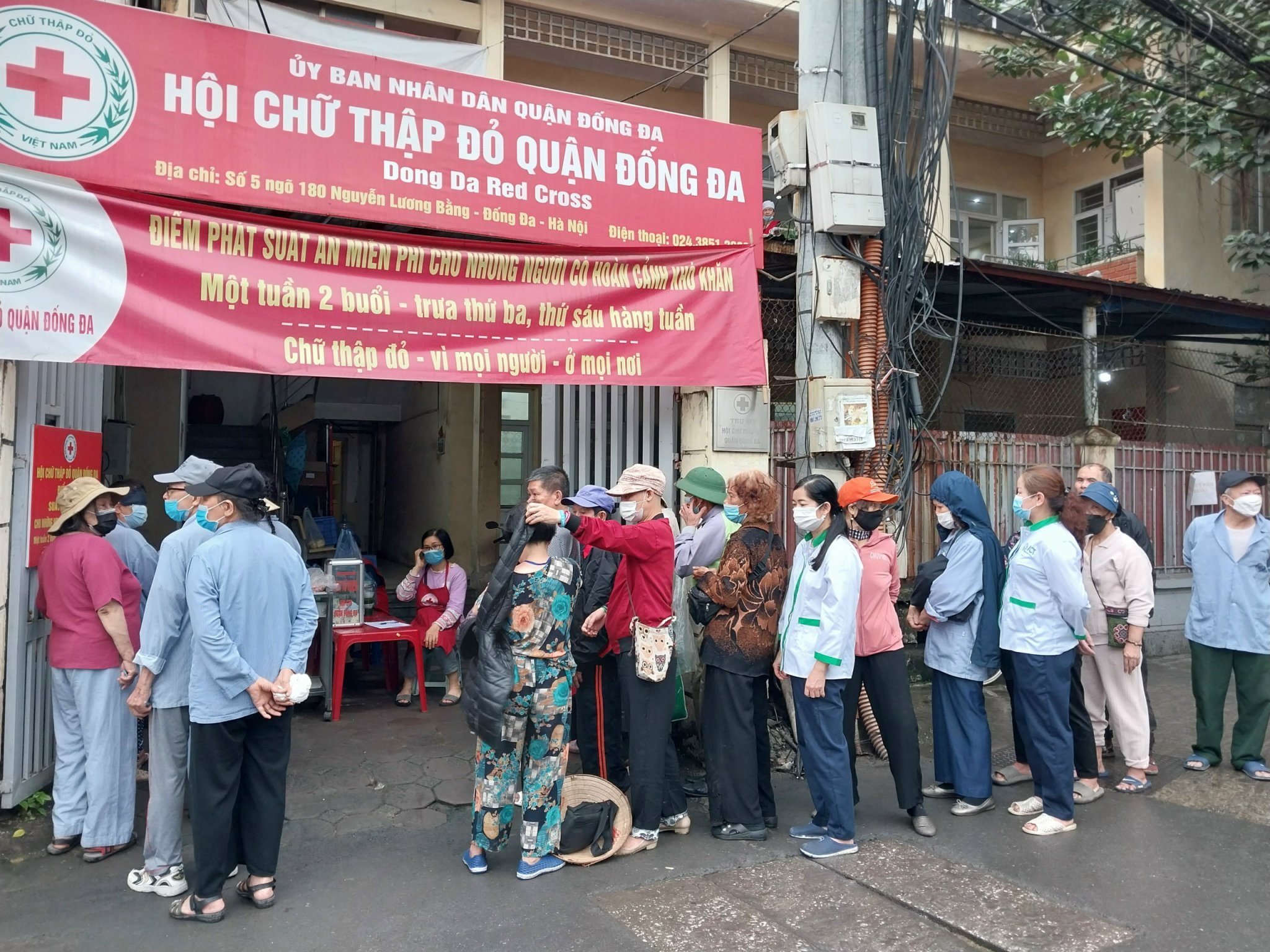 Bếp ăn miễn phí của Hội Chữ thập đỏ quận Đống Đa - ảnh 2