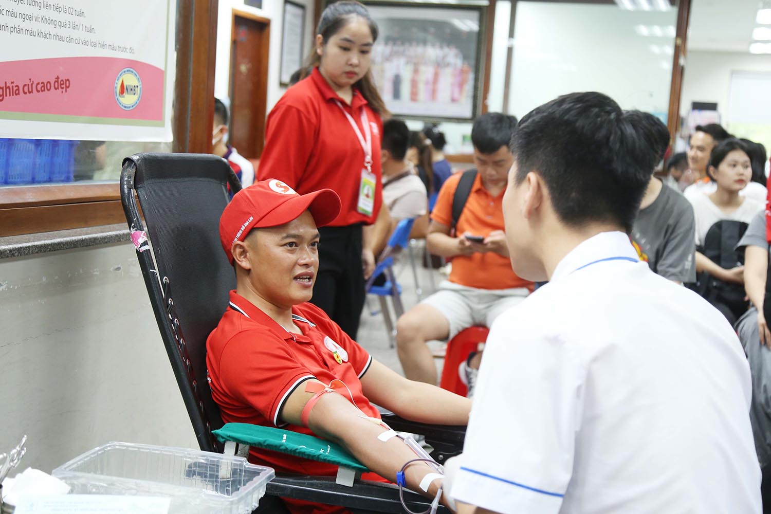 Tôn vinh 100 người hiến máu tiêu biểu toàn quốc năm 2023 - ảnh 4