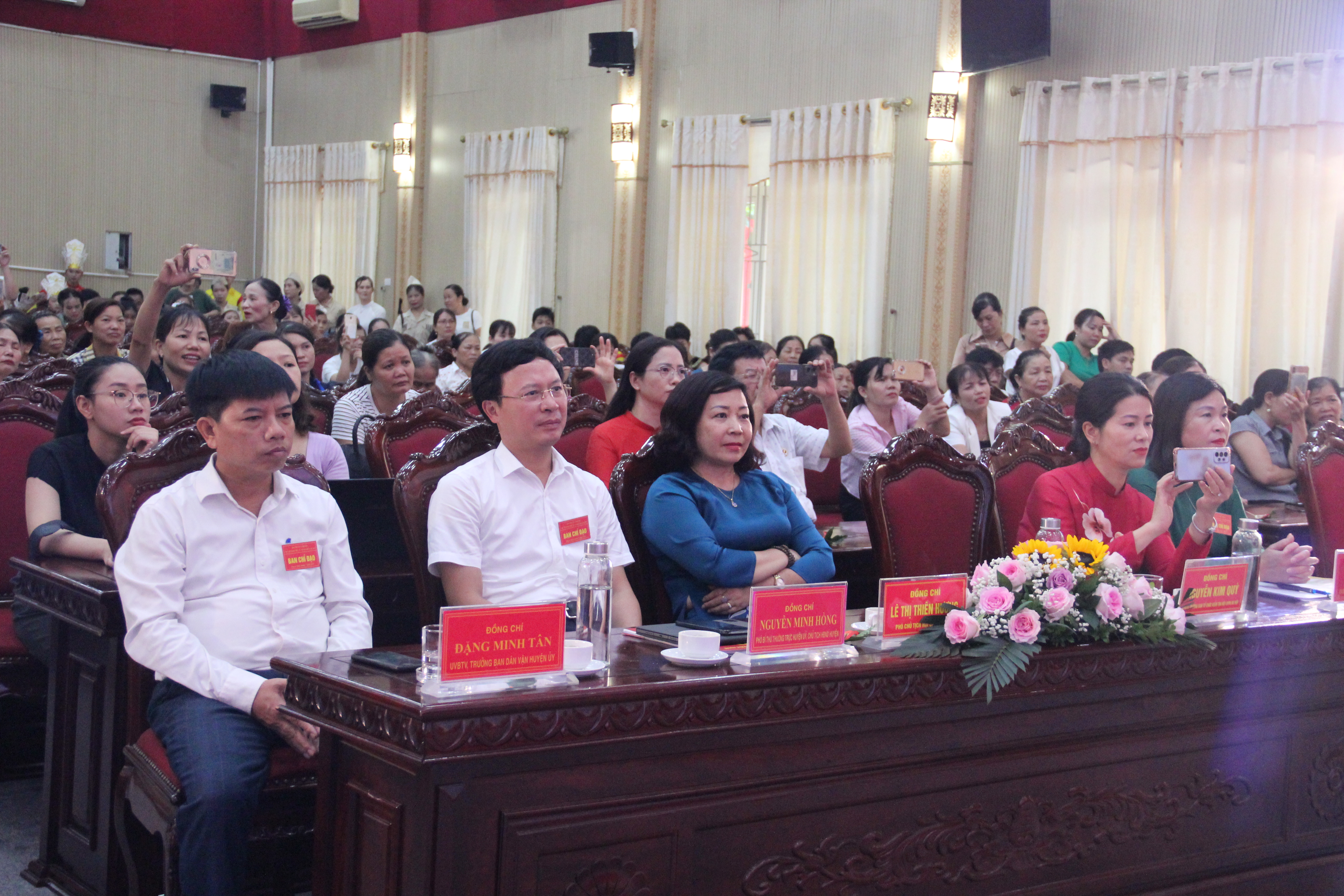 Chung khảo Hội thi Chủ tịch phụ nữ cơ sở giỏi huyện Thạch Thất - ảnh 1