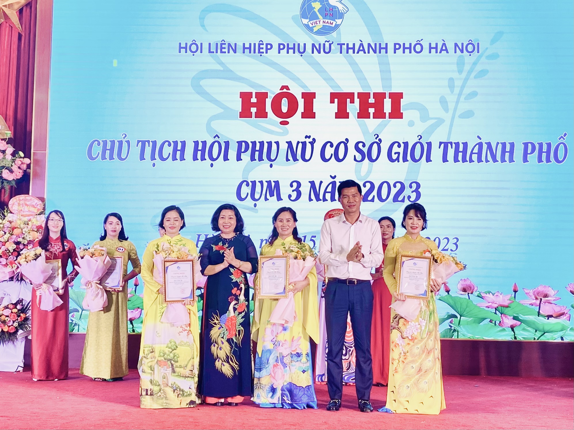 Nhiều mô hình, kinh nghiệm hay được chia sẻ qua hội thi “Chủ tịch Hội Phụ nữ cơ sở giỏi“ - ảnh 11