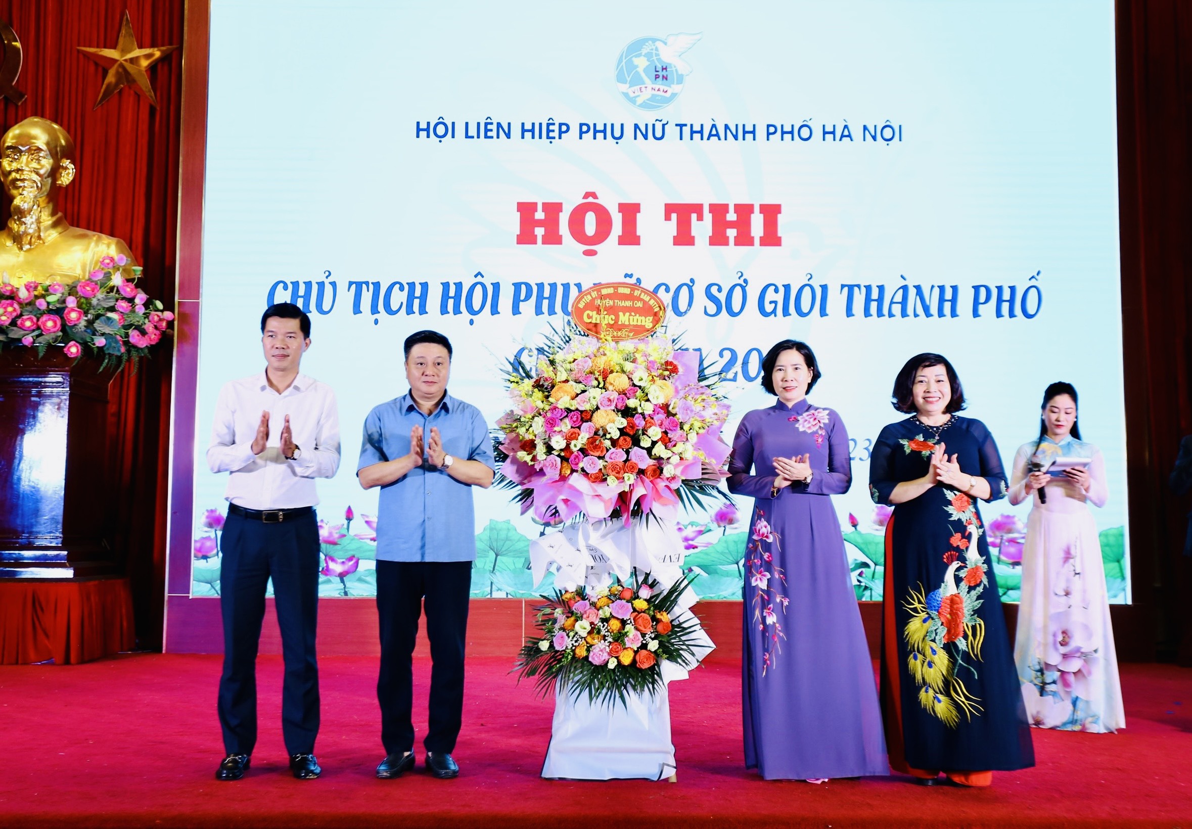 Nhiều mô hình, kinh nghiệm hay được chia sẻ qua hội thi “Chủ tịch Hội Phụ nữ cơ sở giỏi“ - ảnh 2