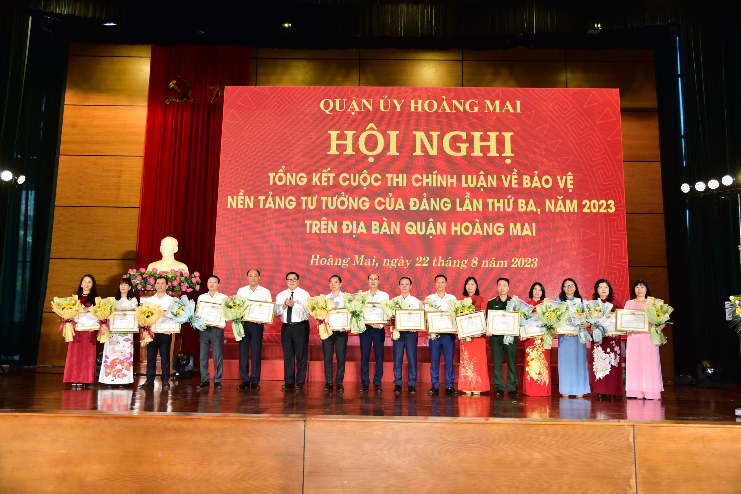 Hơn 6.800 bài dự thi viết về bảo vệ nền tảng tư tưởng của Đảng - ảnh 3