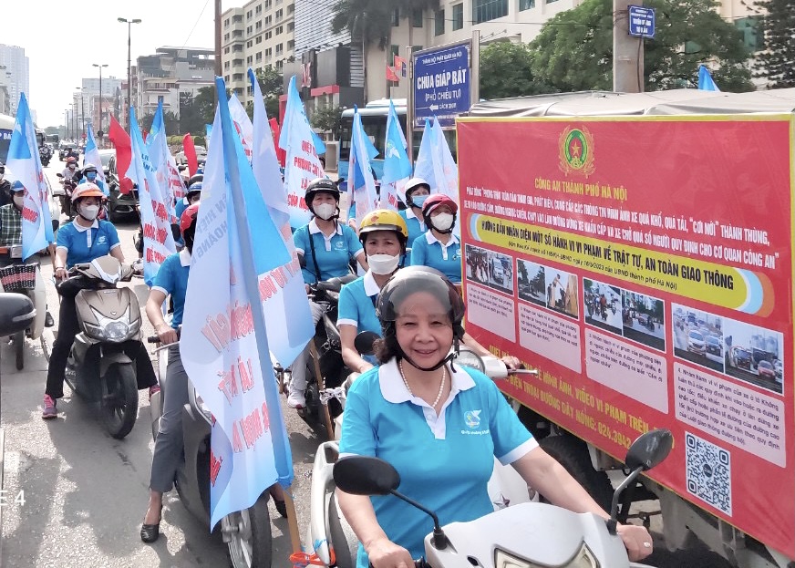 Phụ nữ Hoàng Mai đẩy mạnh bảo vệ môi trường, an toàn vệ sinh tại các chợ - ảnh 4